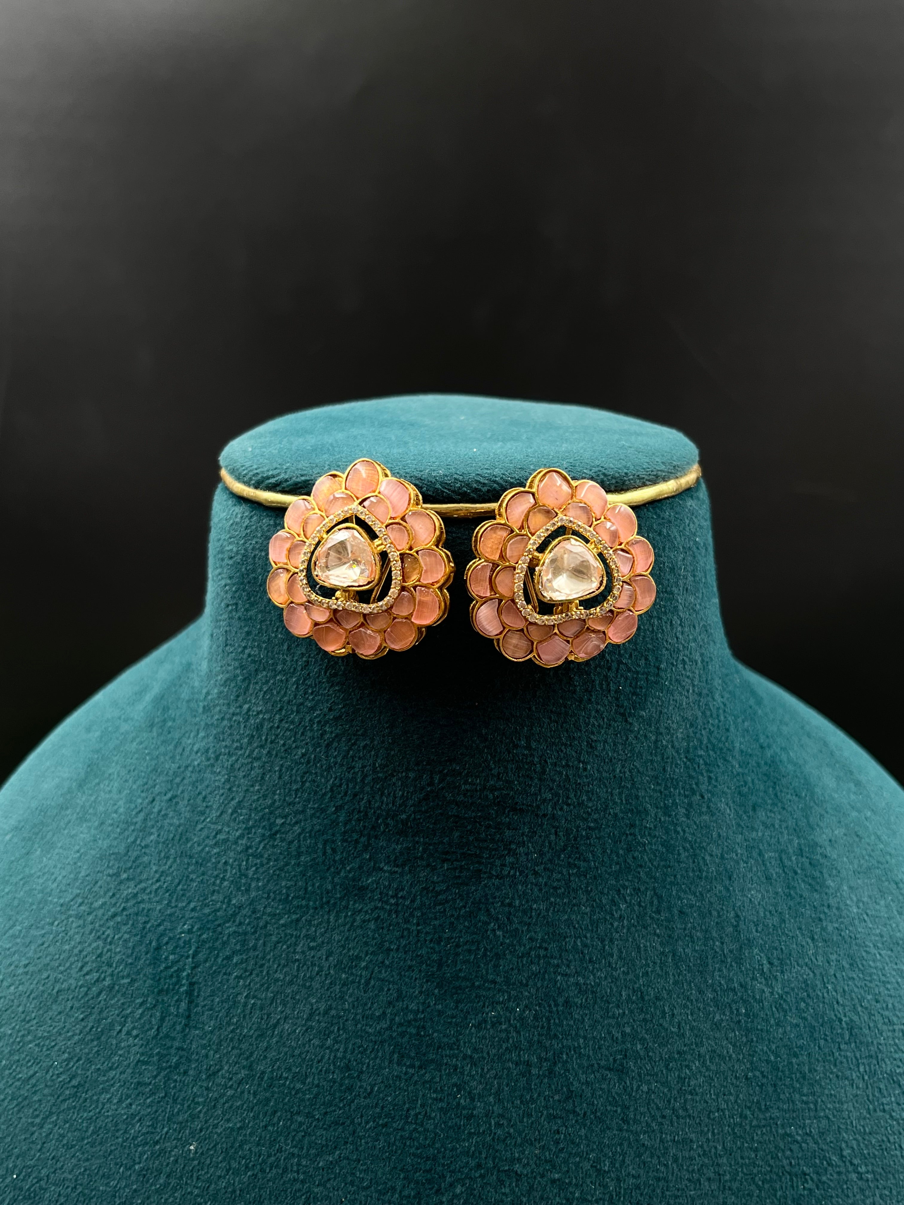 MUSKAN PENDANT