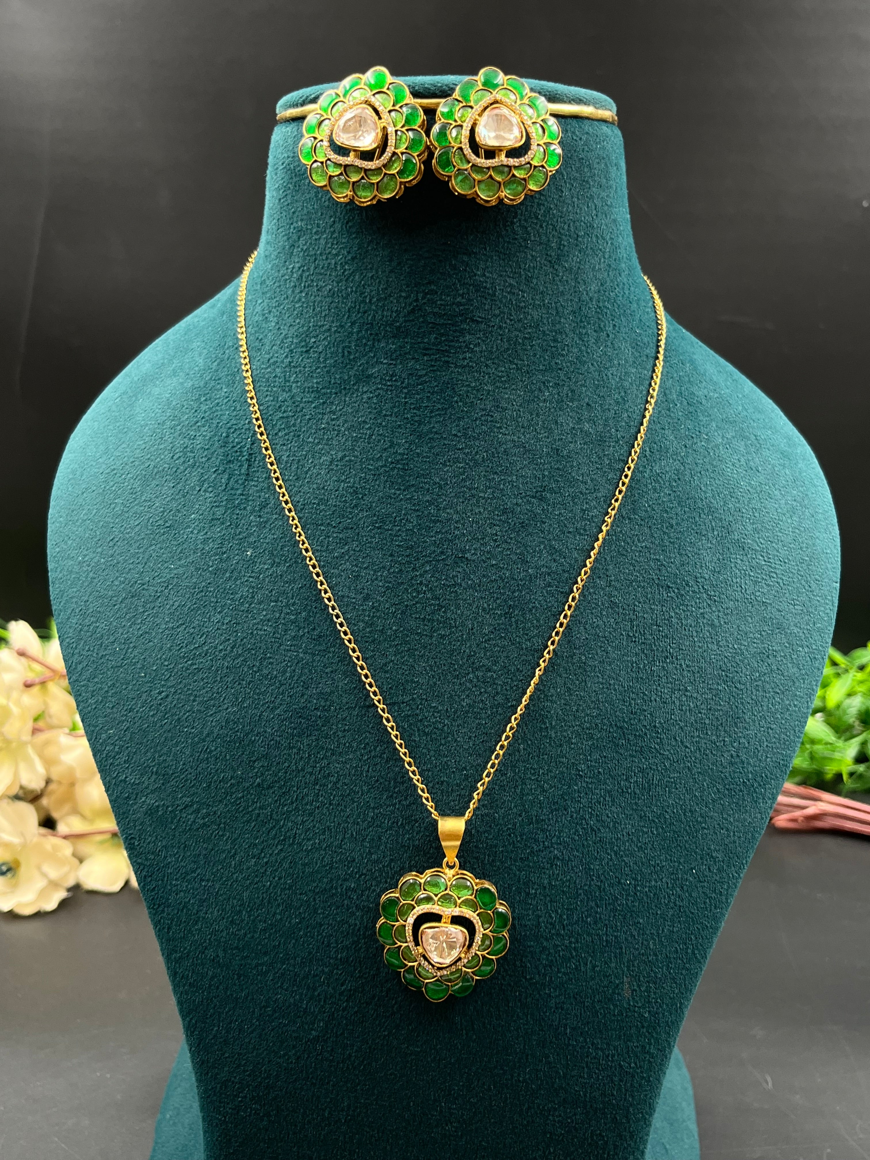 MUSKAN PENDANT