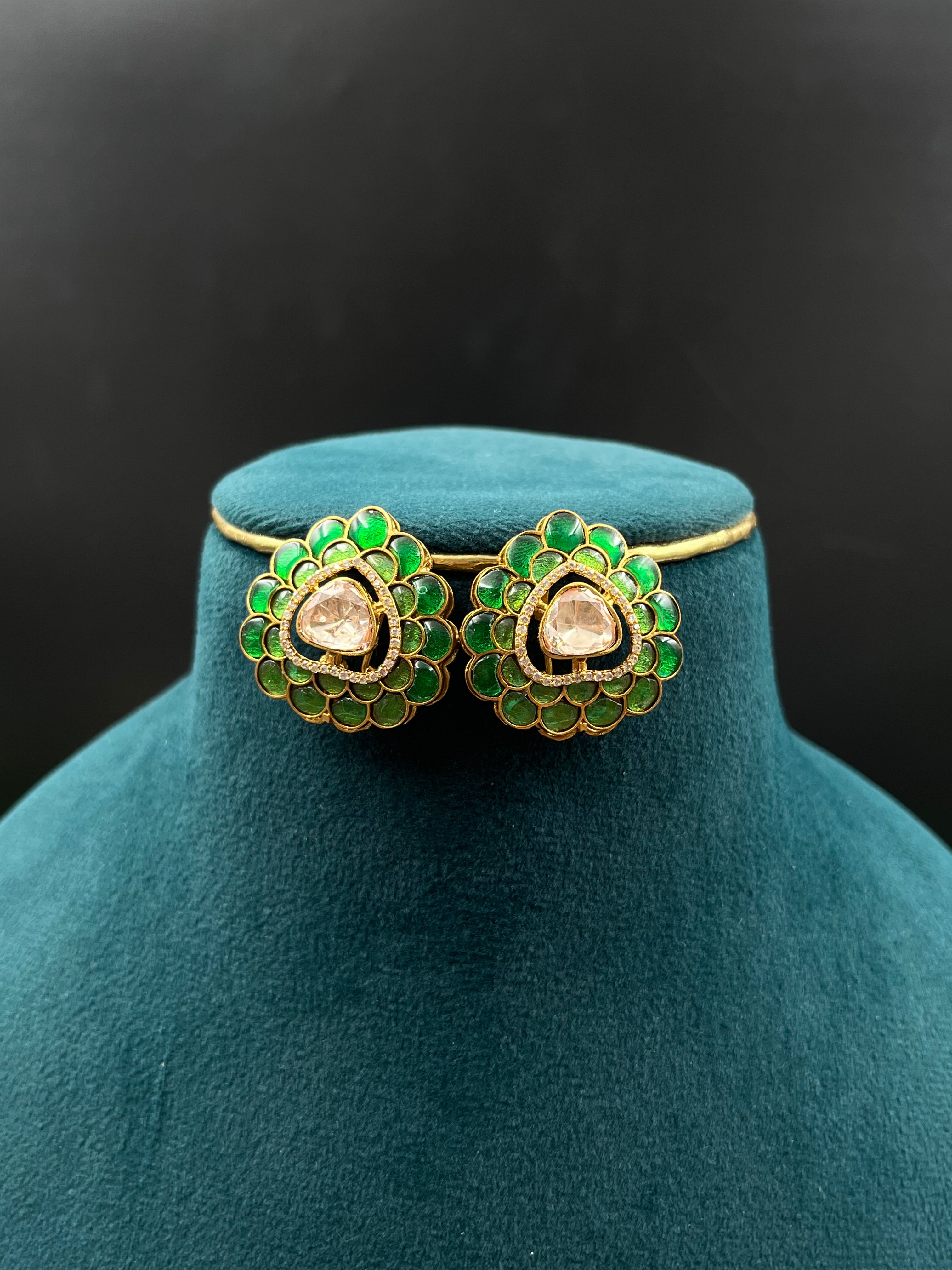 MUSKAN PENDANT