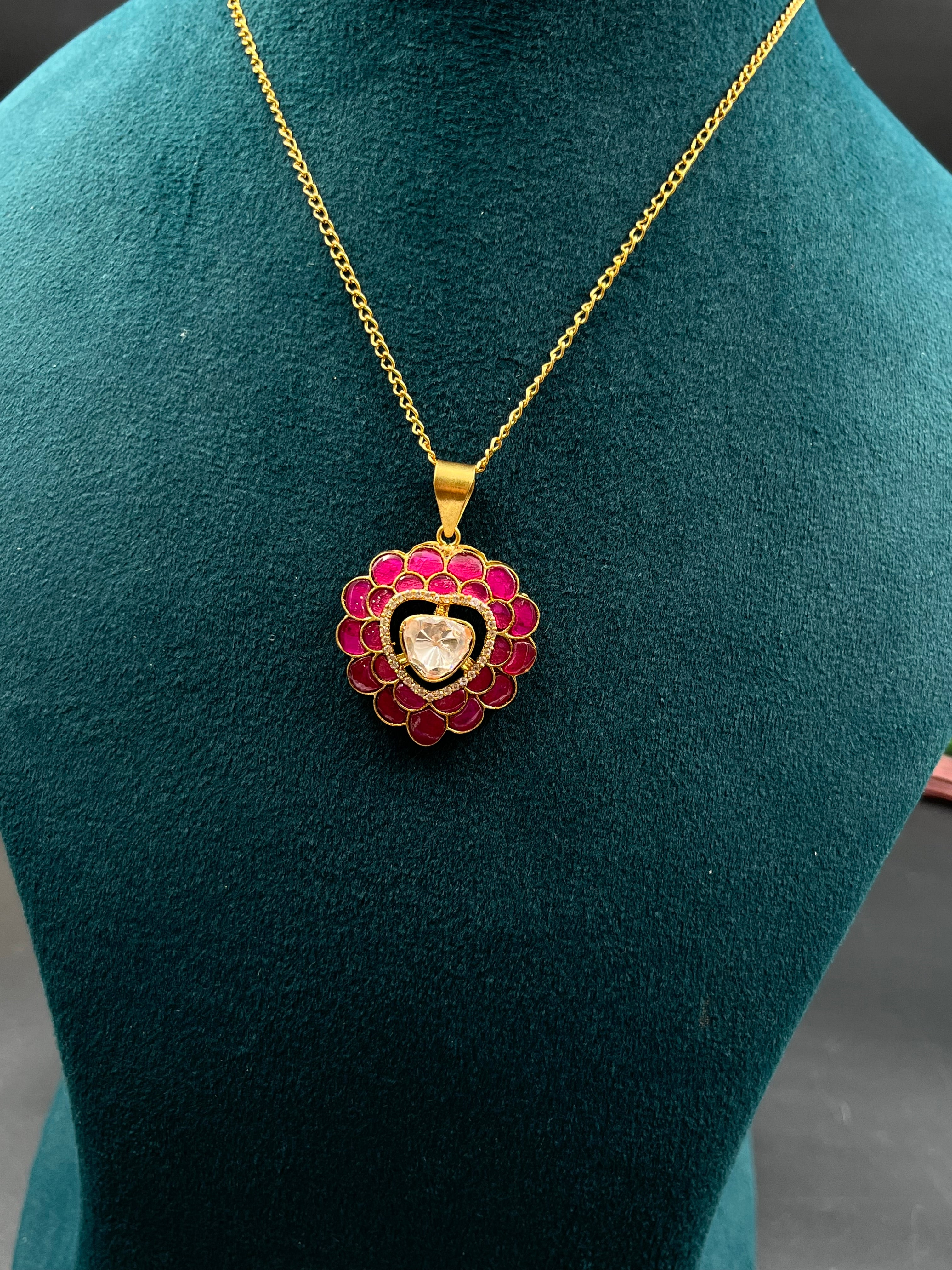 MUSKAN PENDANT