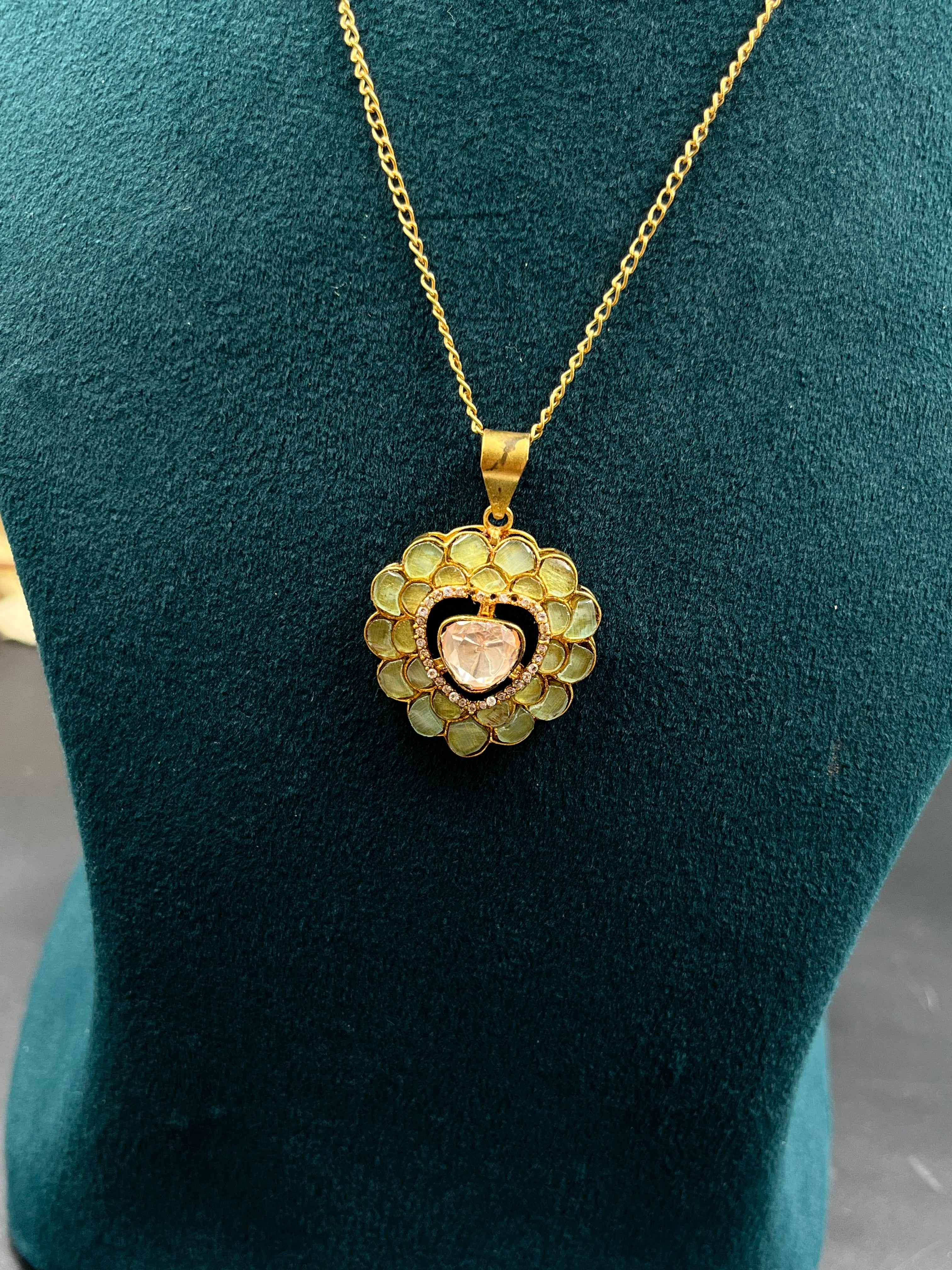 MUSKAN PENDANT