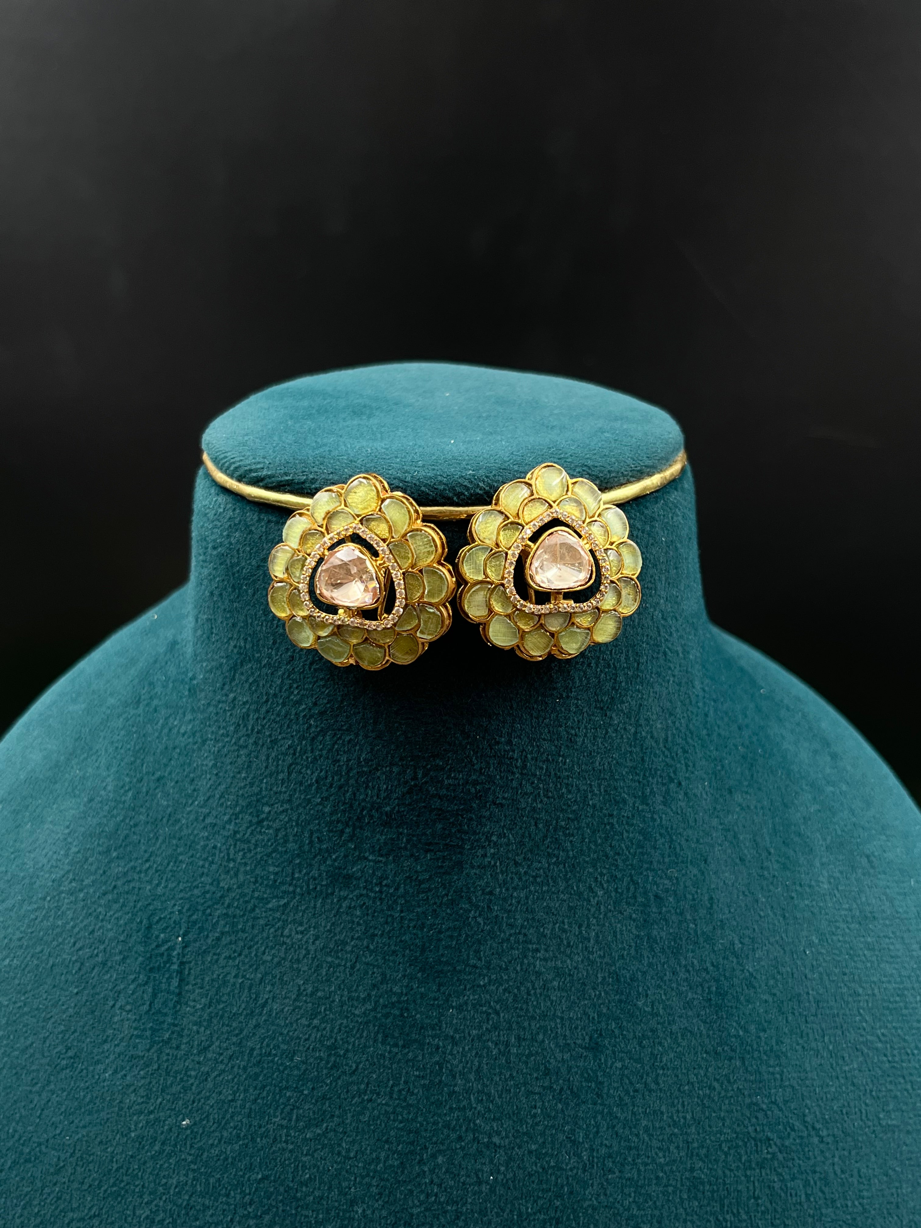 MUSKAN PENDANT