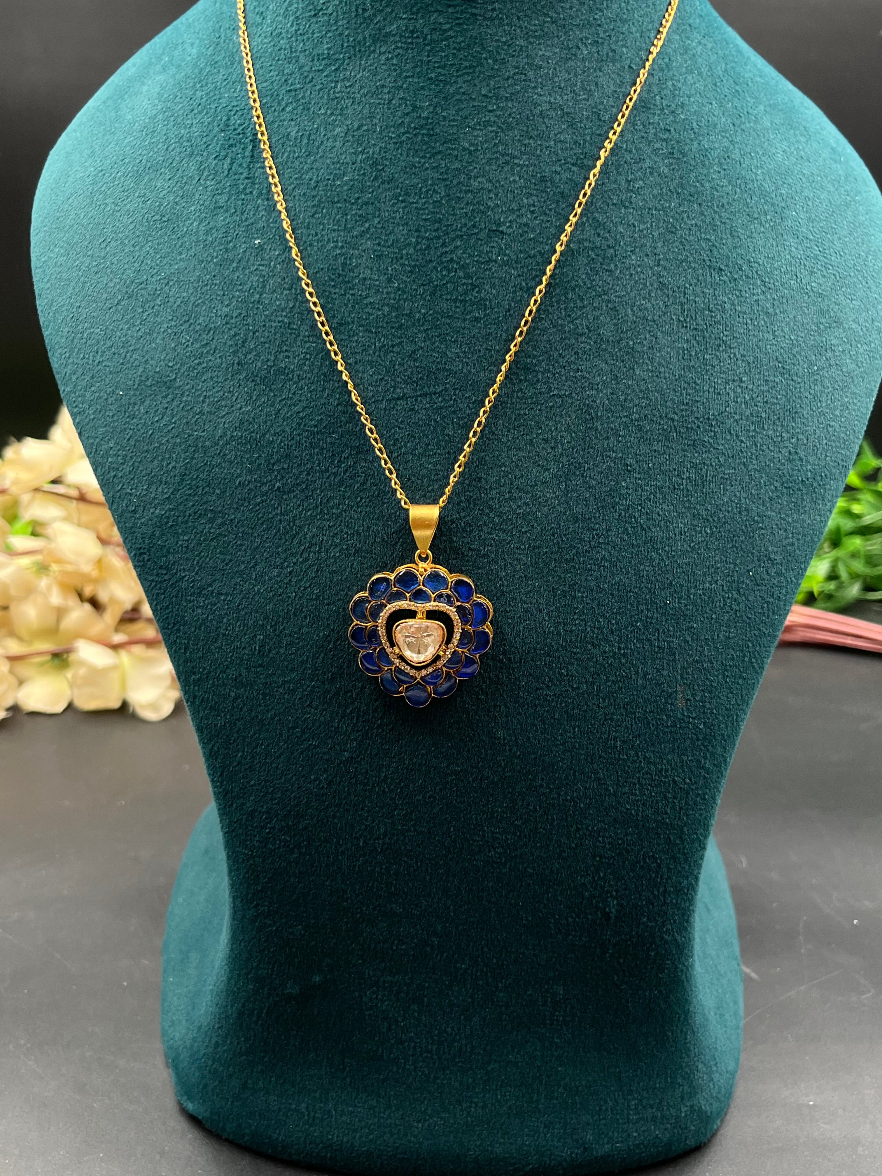 MUSKAN PENDANT