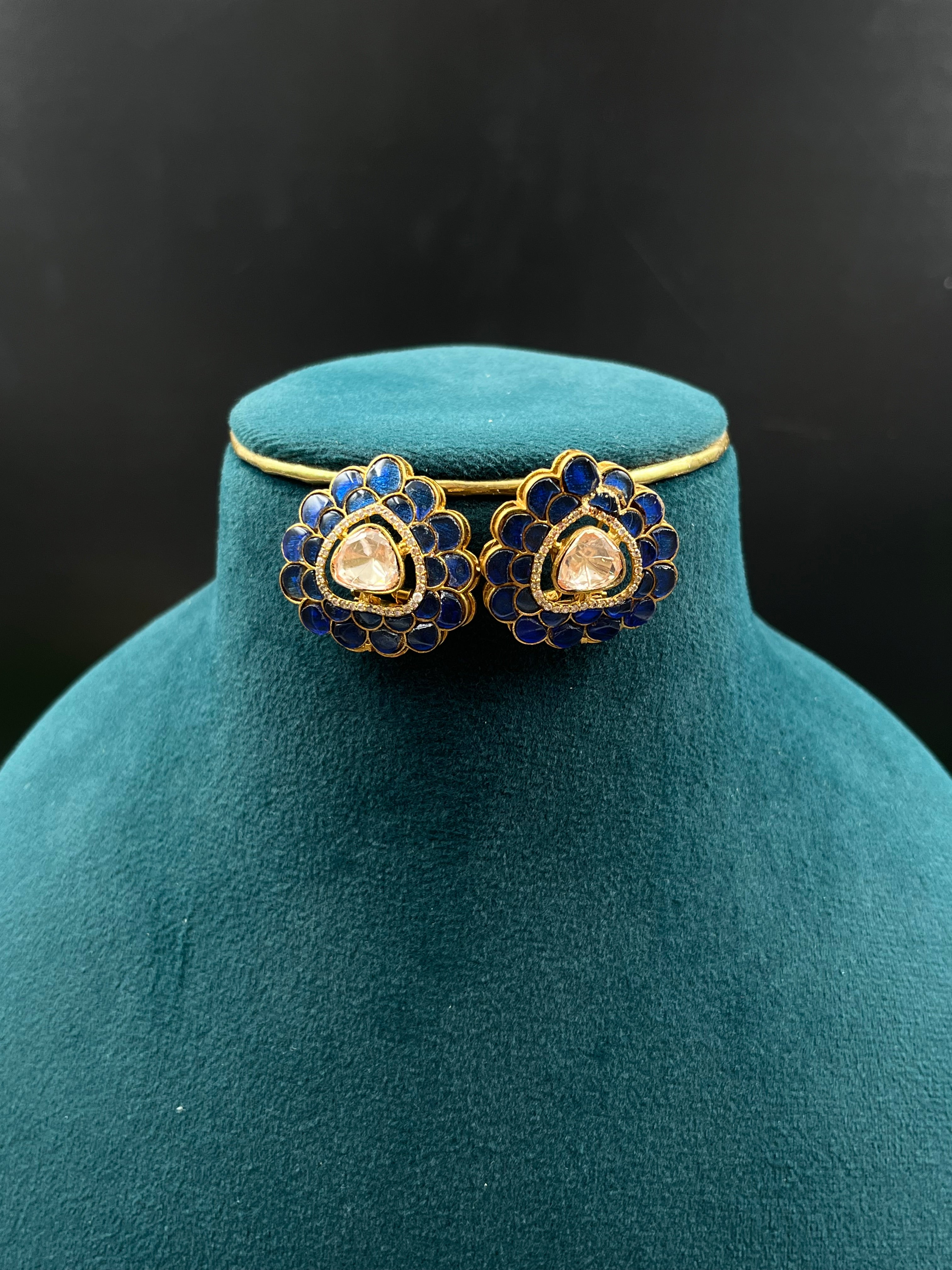 MUSKAN PENDANT