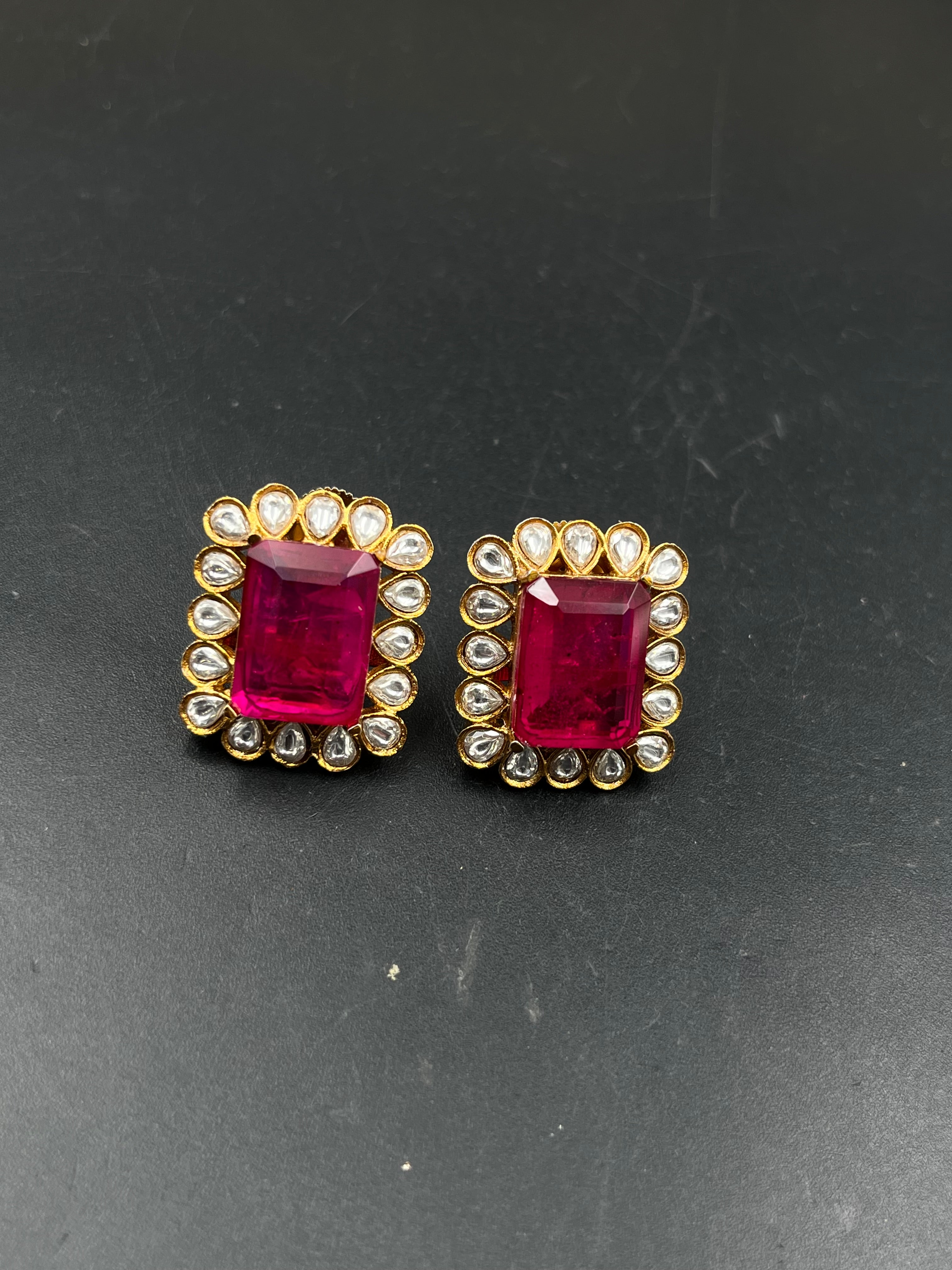 NAIRTA EARRING