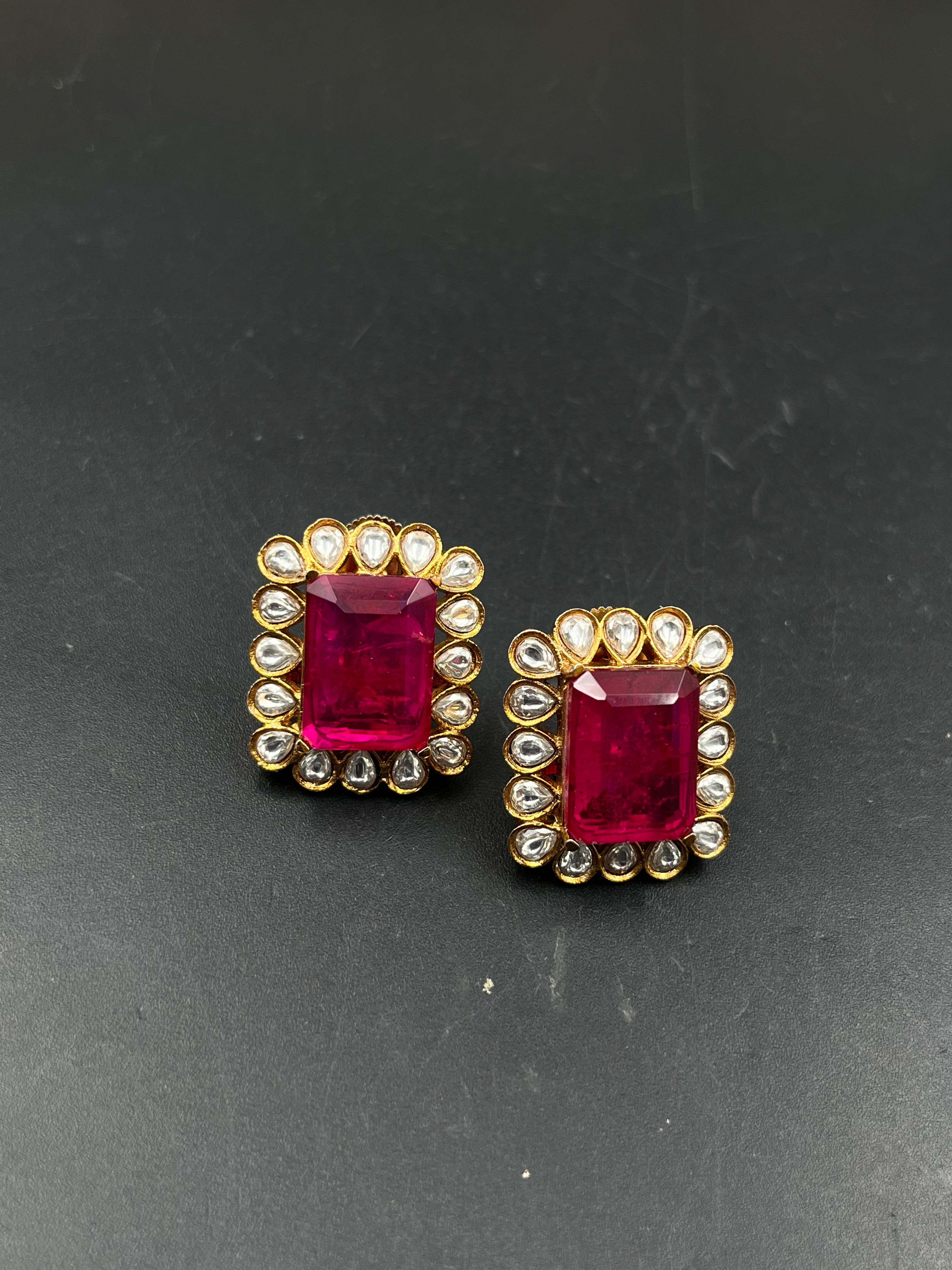 NAIRTA EARRING