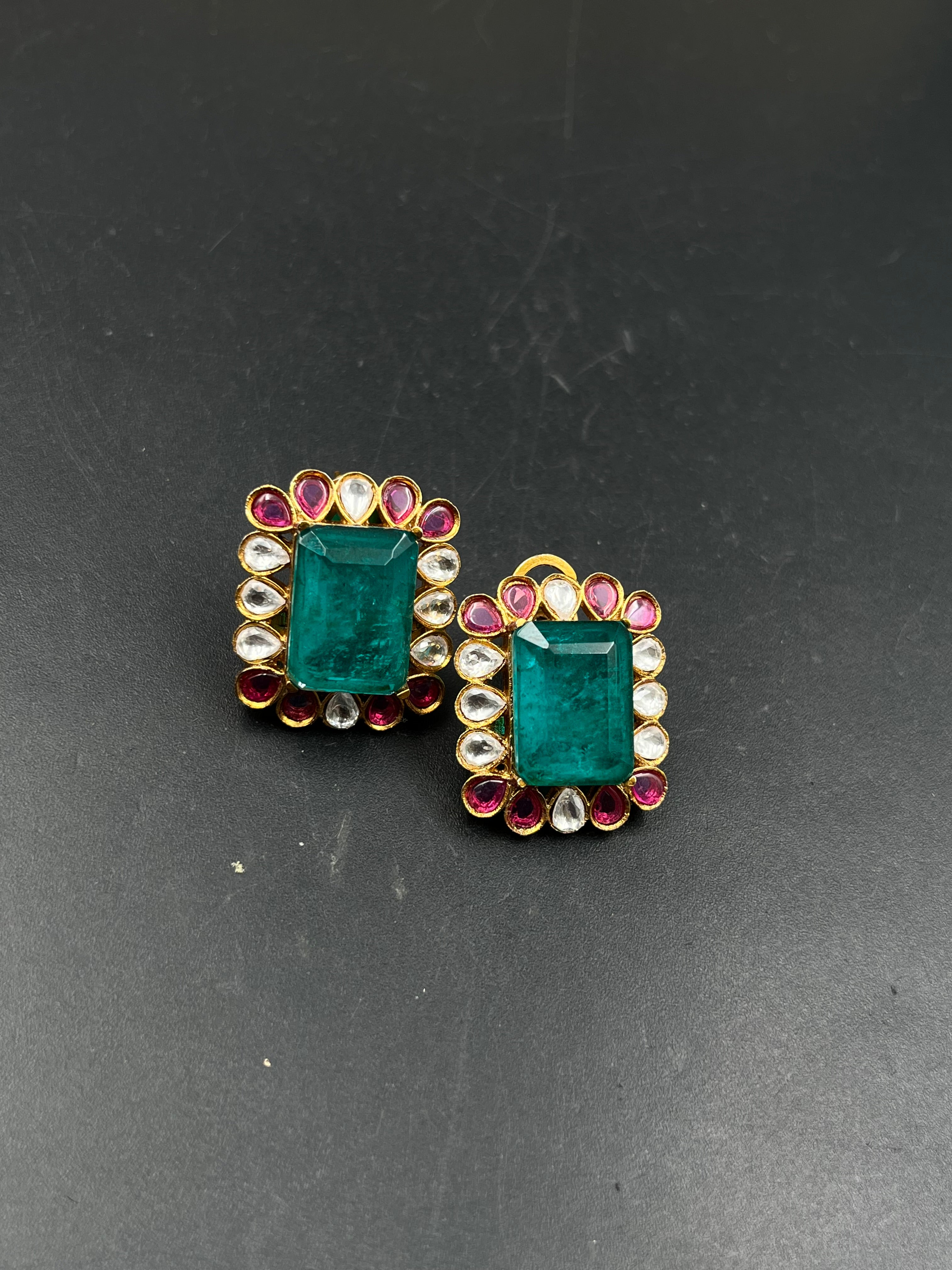NAIRTA EARRING
