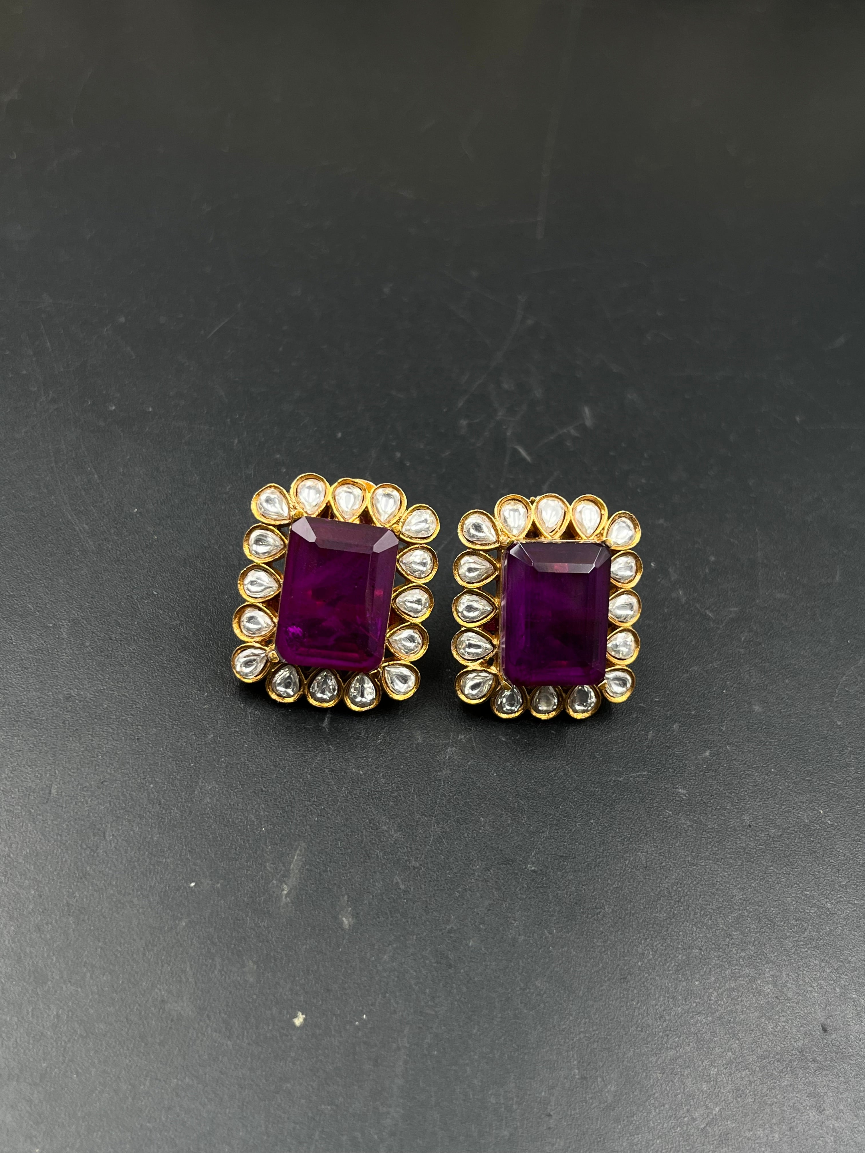 NAIRTA EARRING