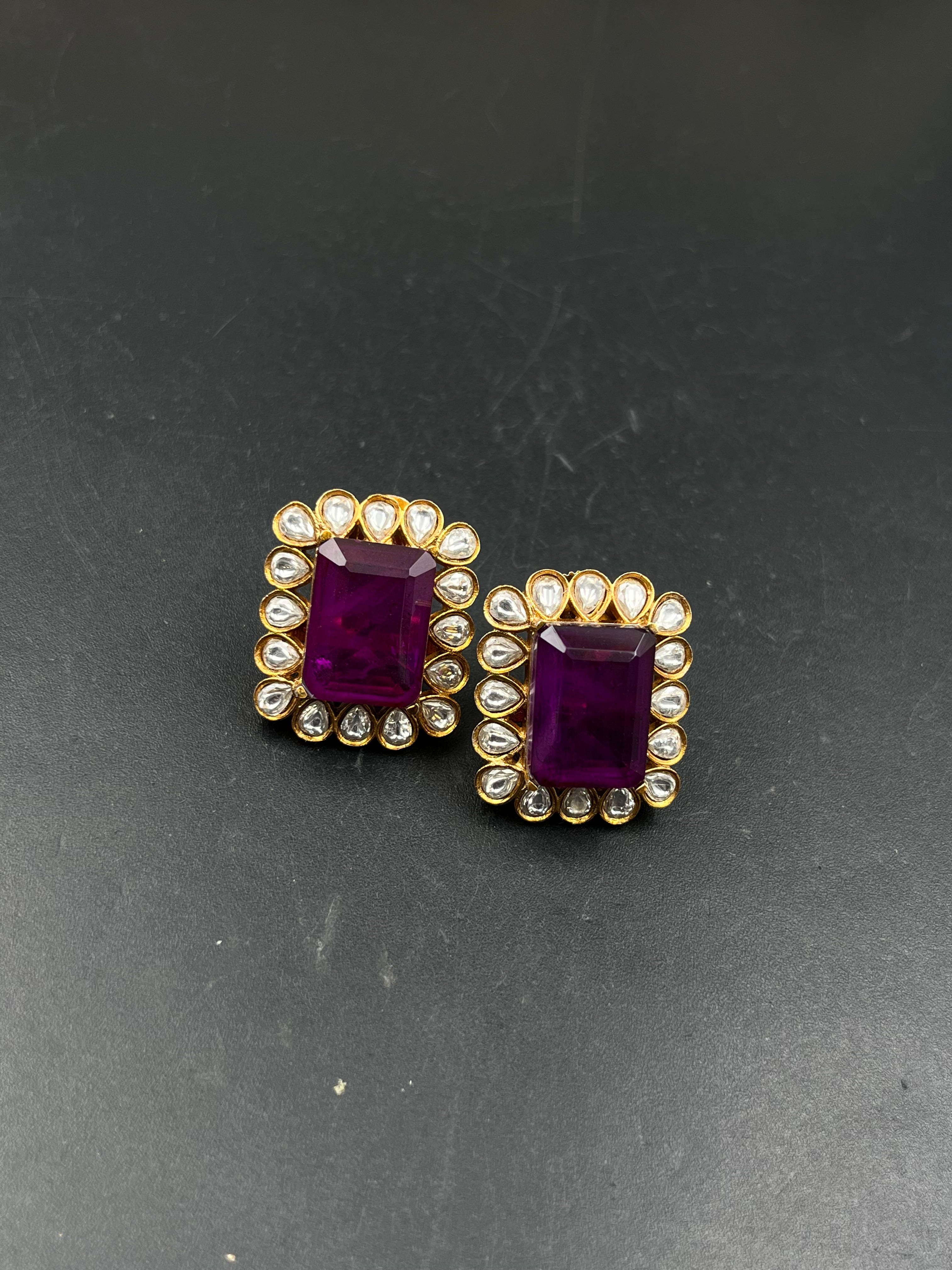 NAIRTA EARRING