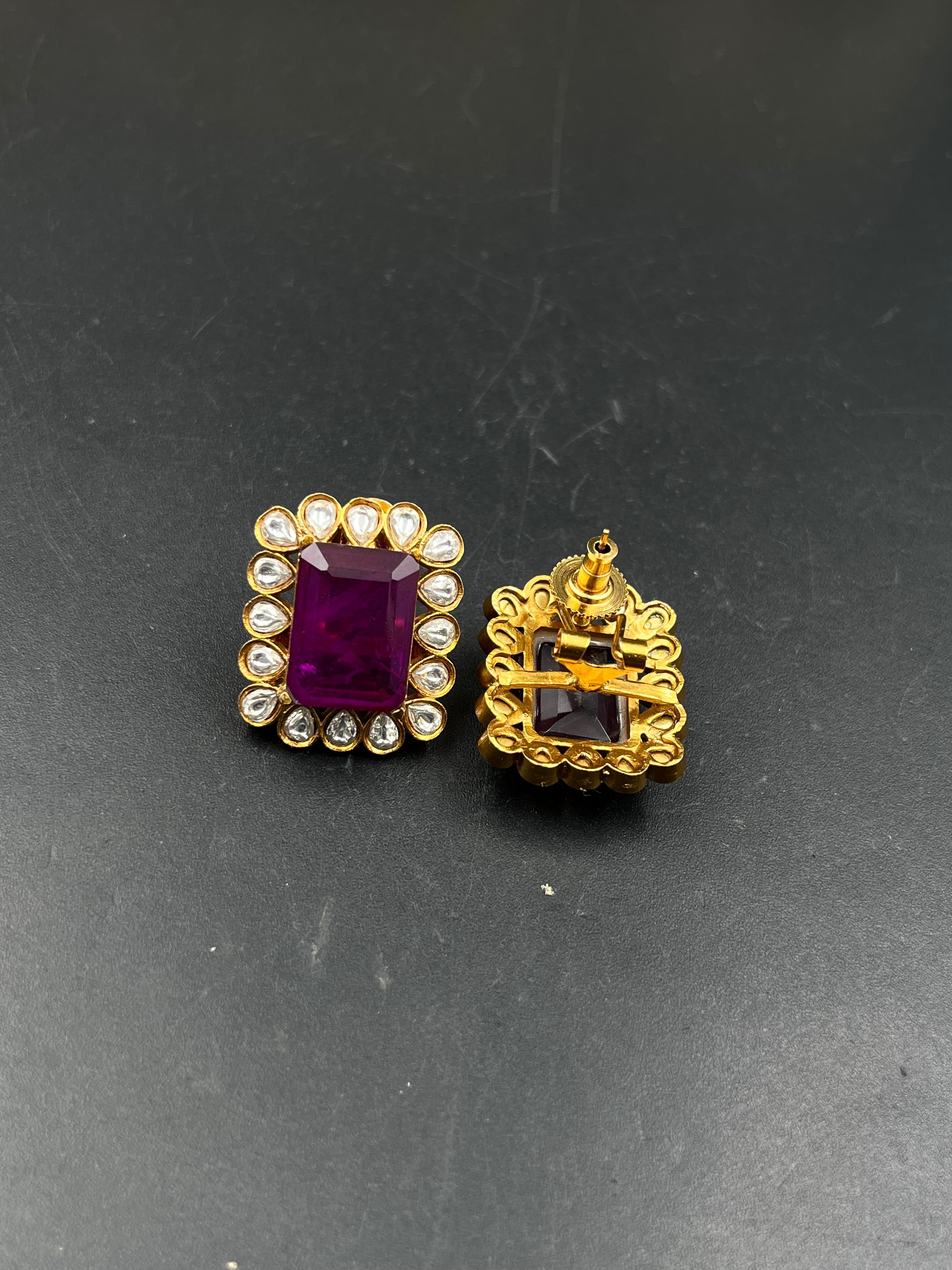 NAIRTA EARRING