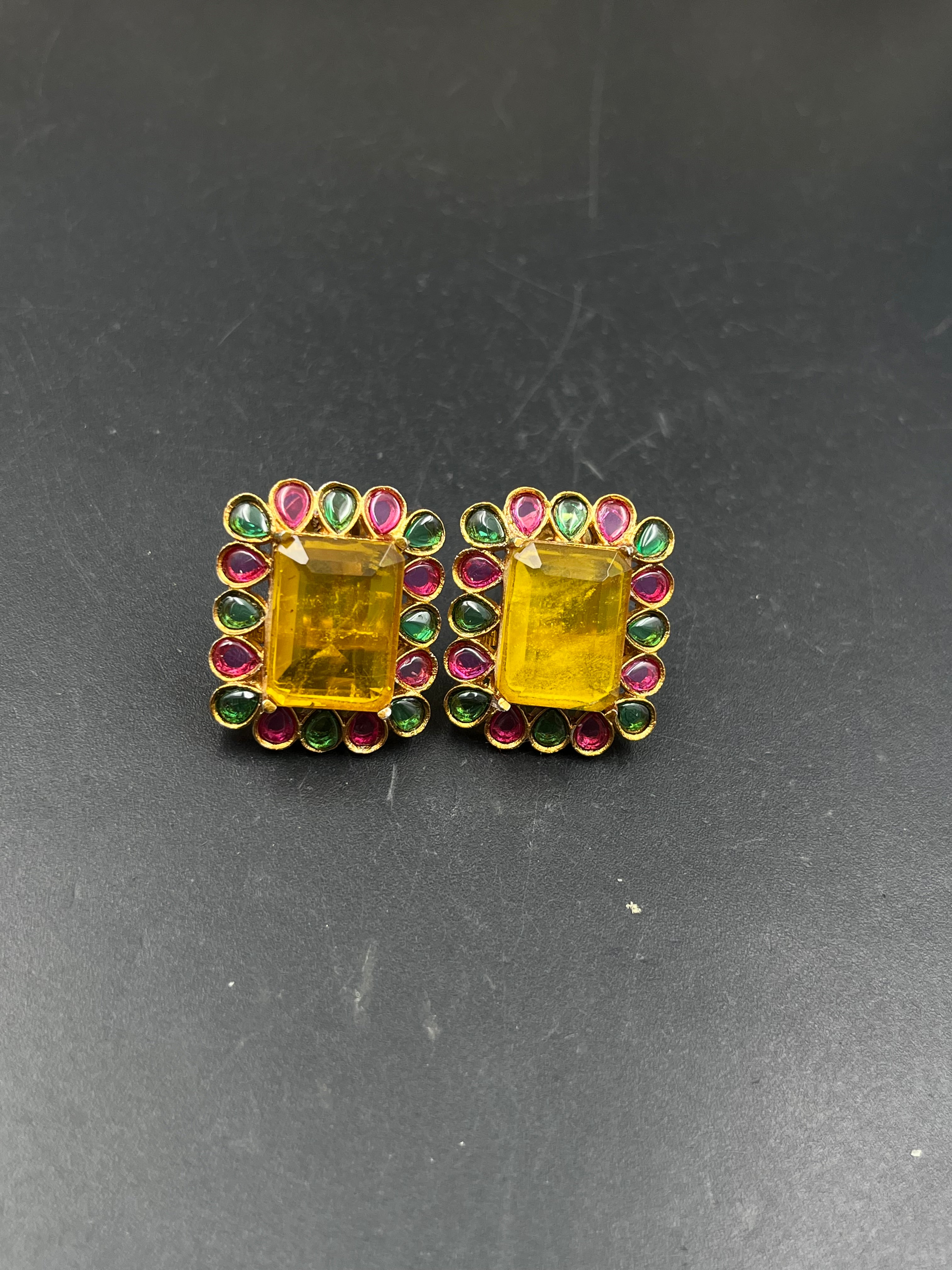 NAIRTA EARRING