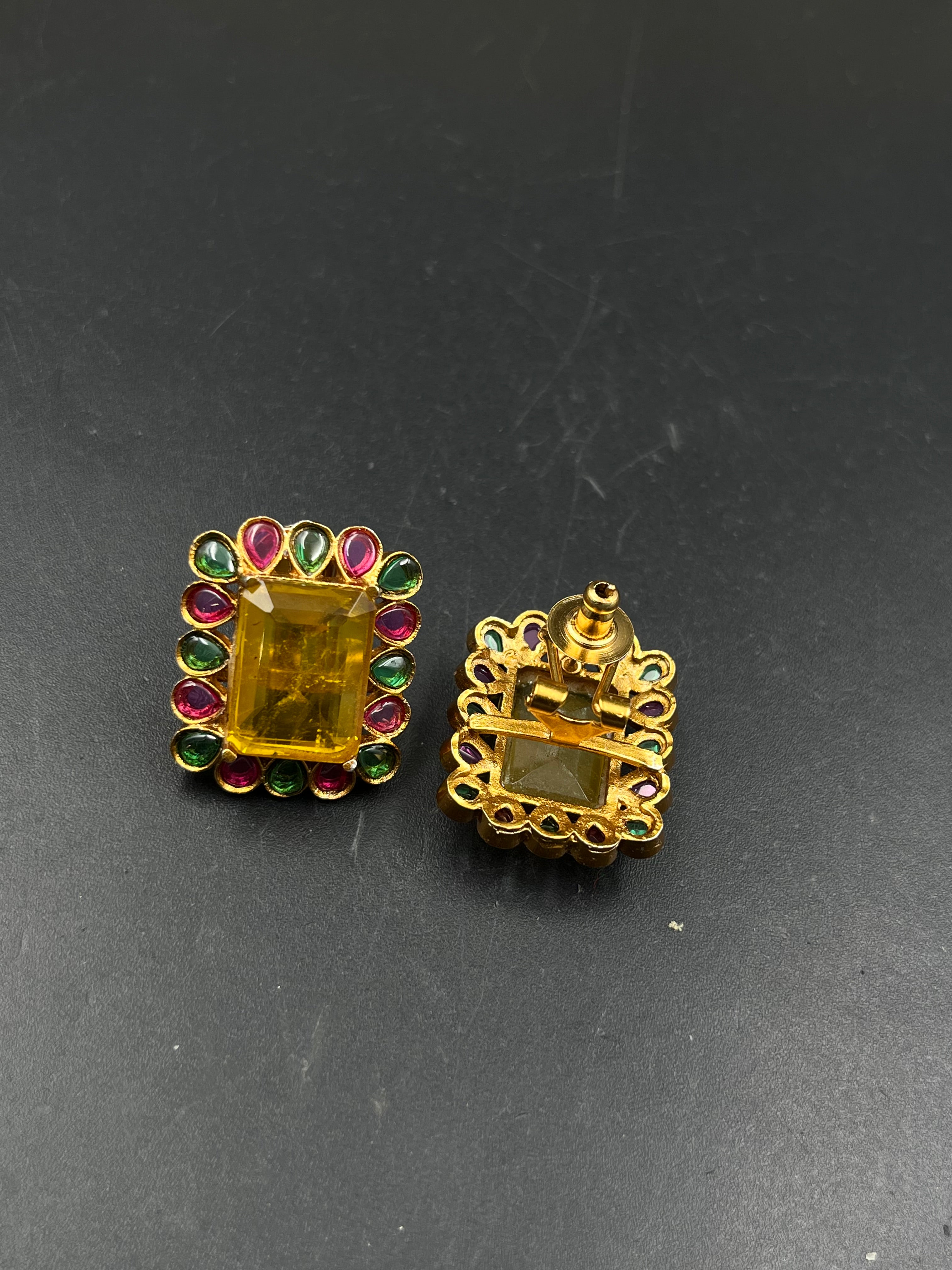 NAIRTA EARRING