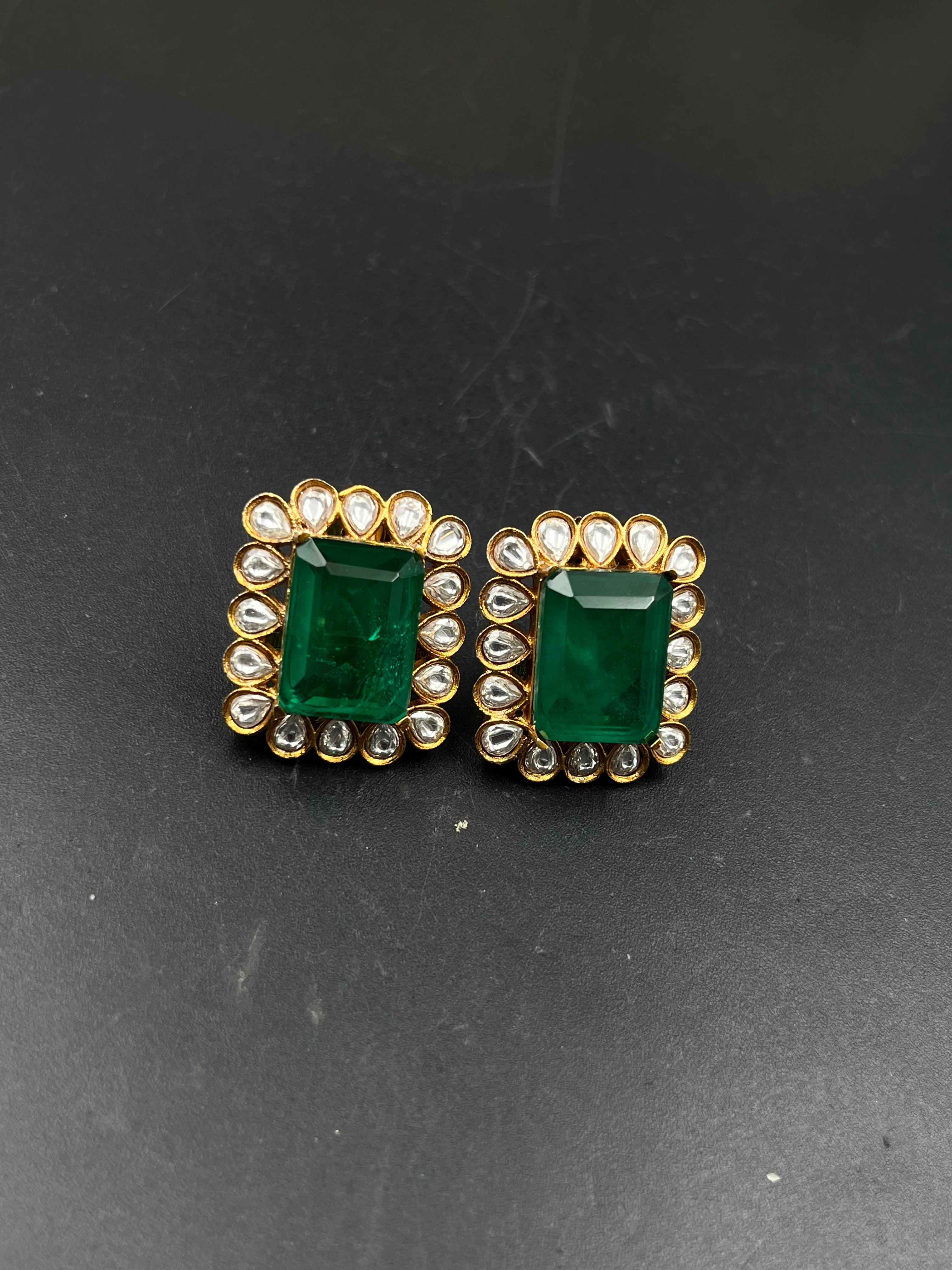 NAIRTA EARRING