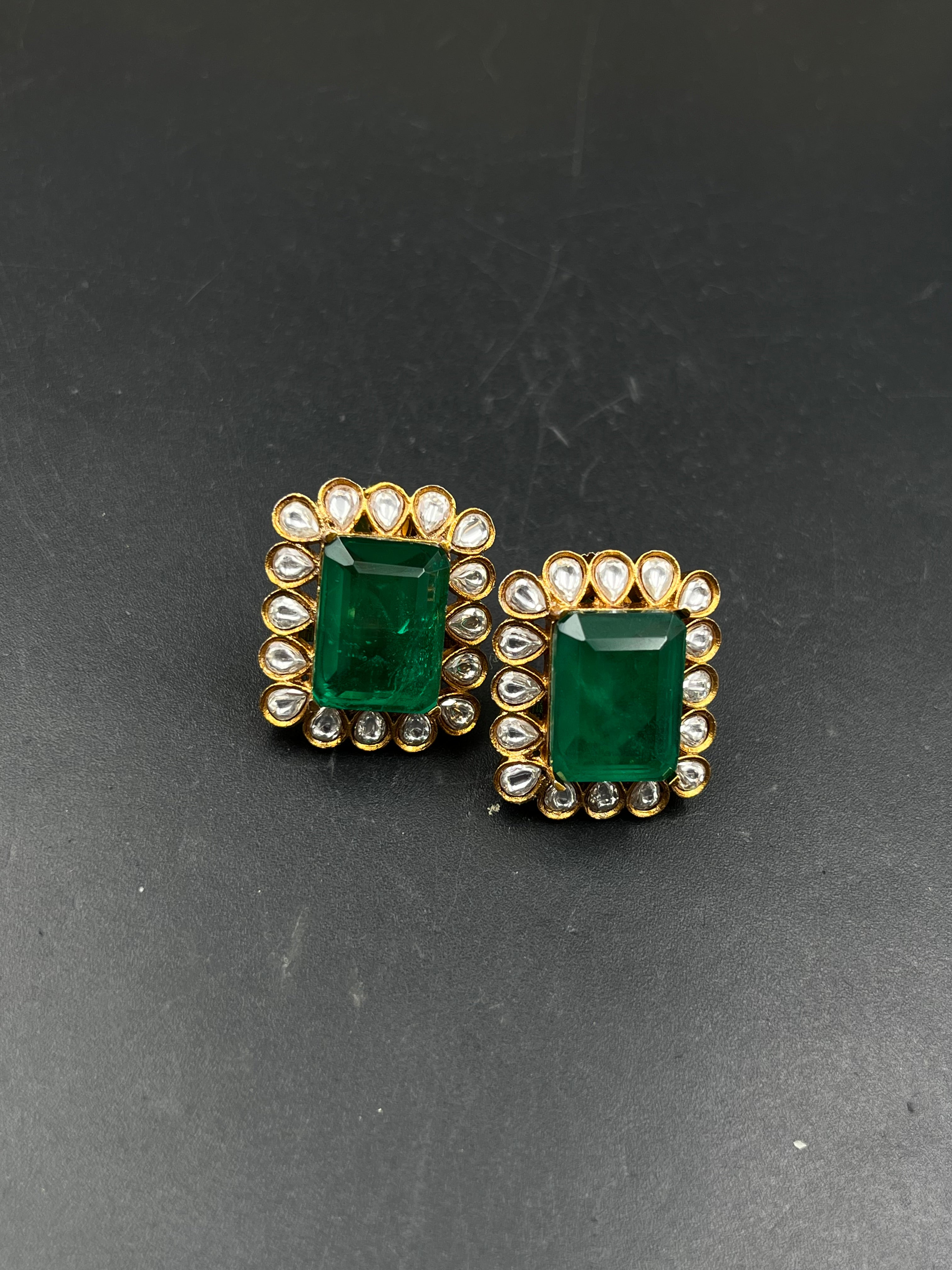 NAIRTA EARRING