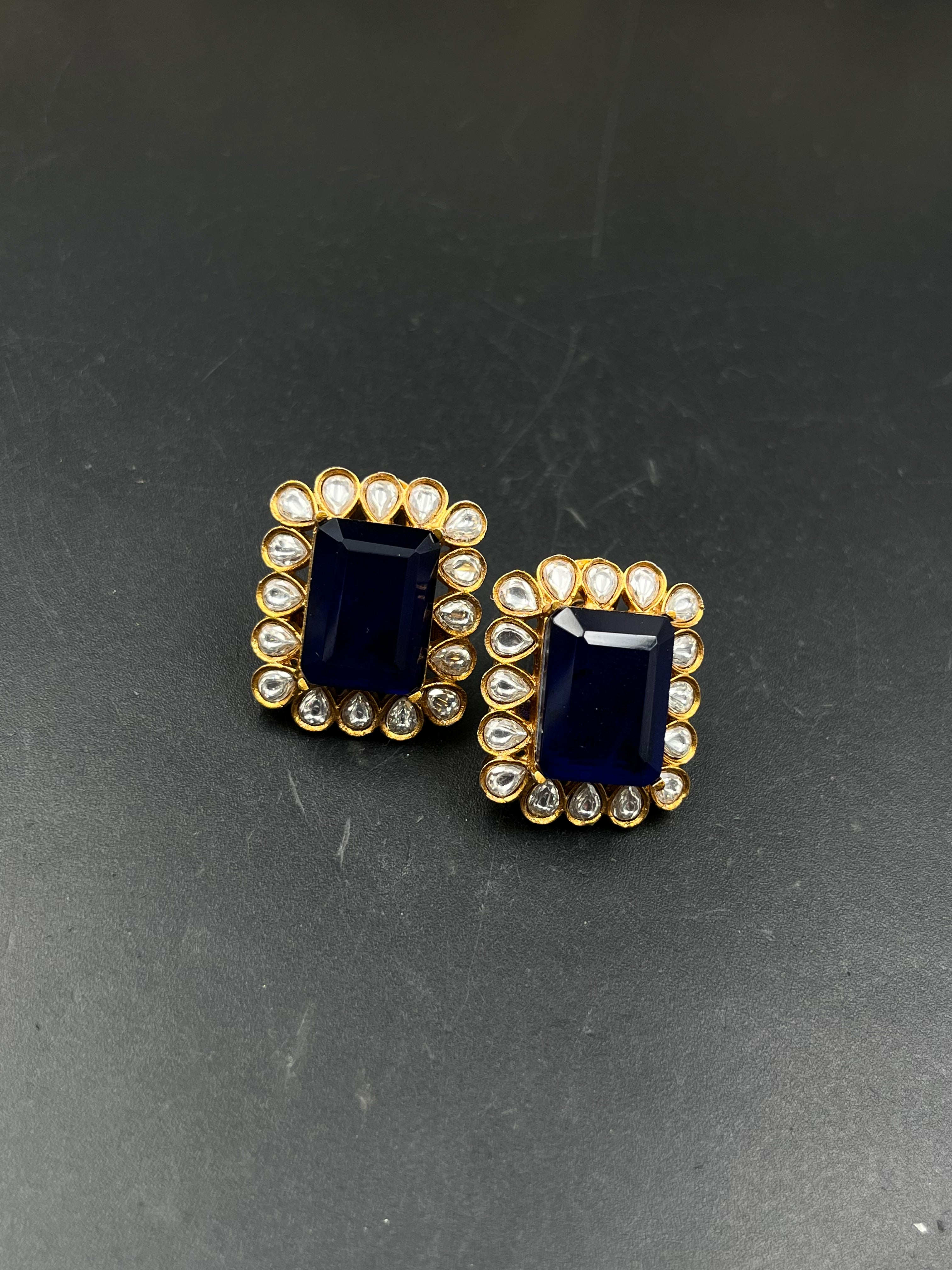 NAIRTA EARRING