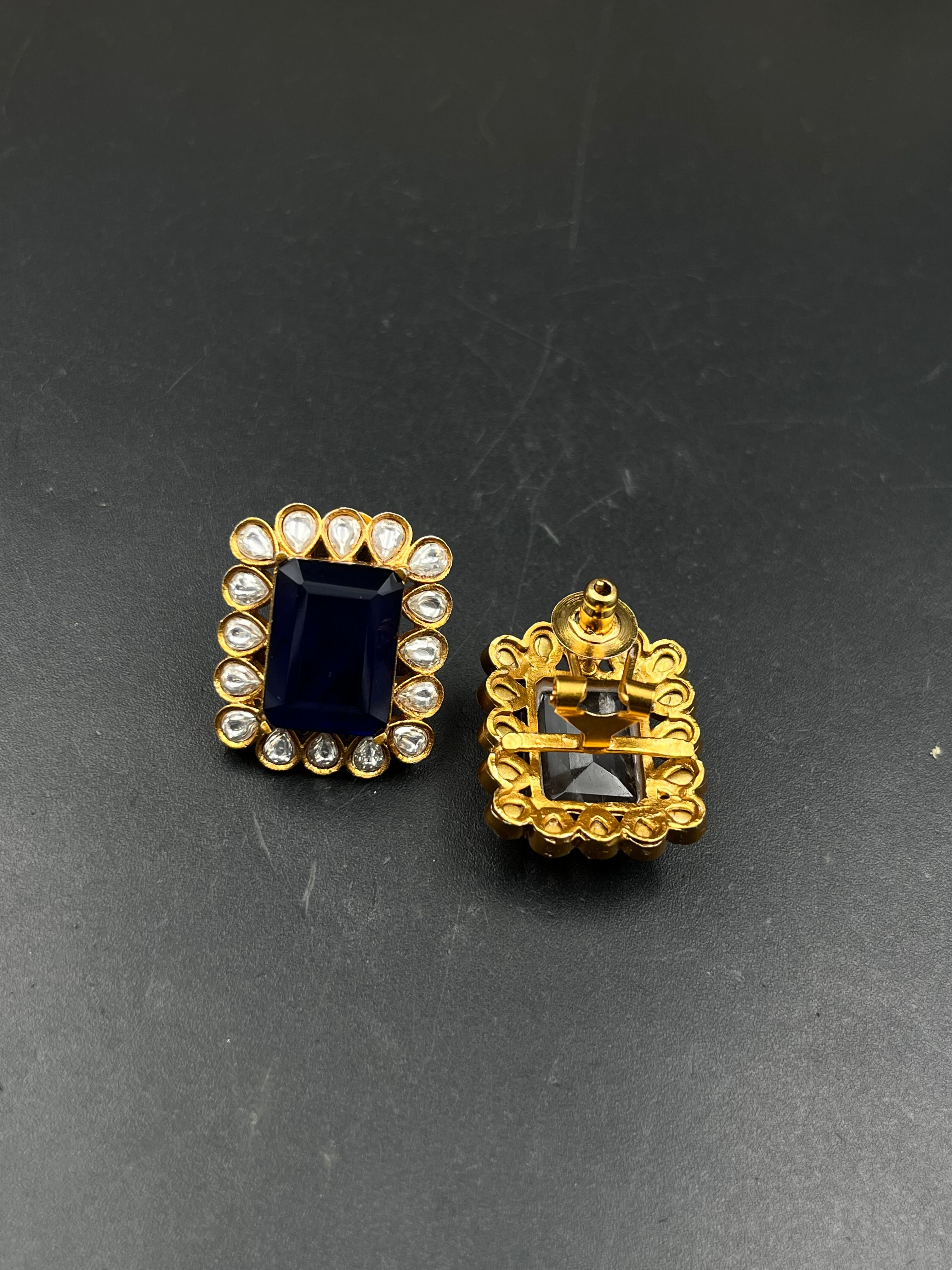 NAIRTA EARRING