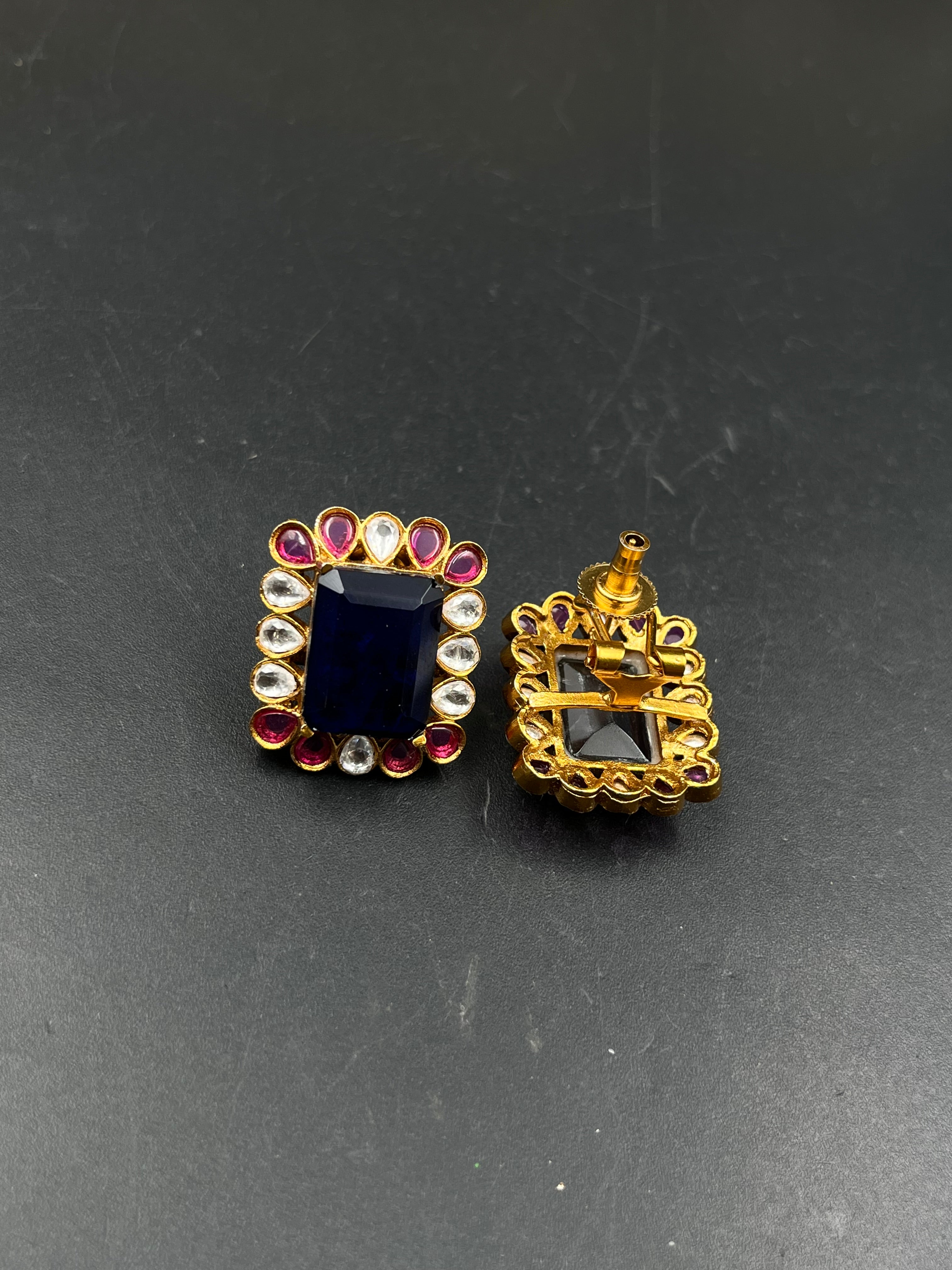 NAIRTA EARRING
