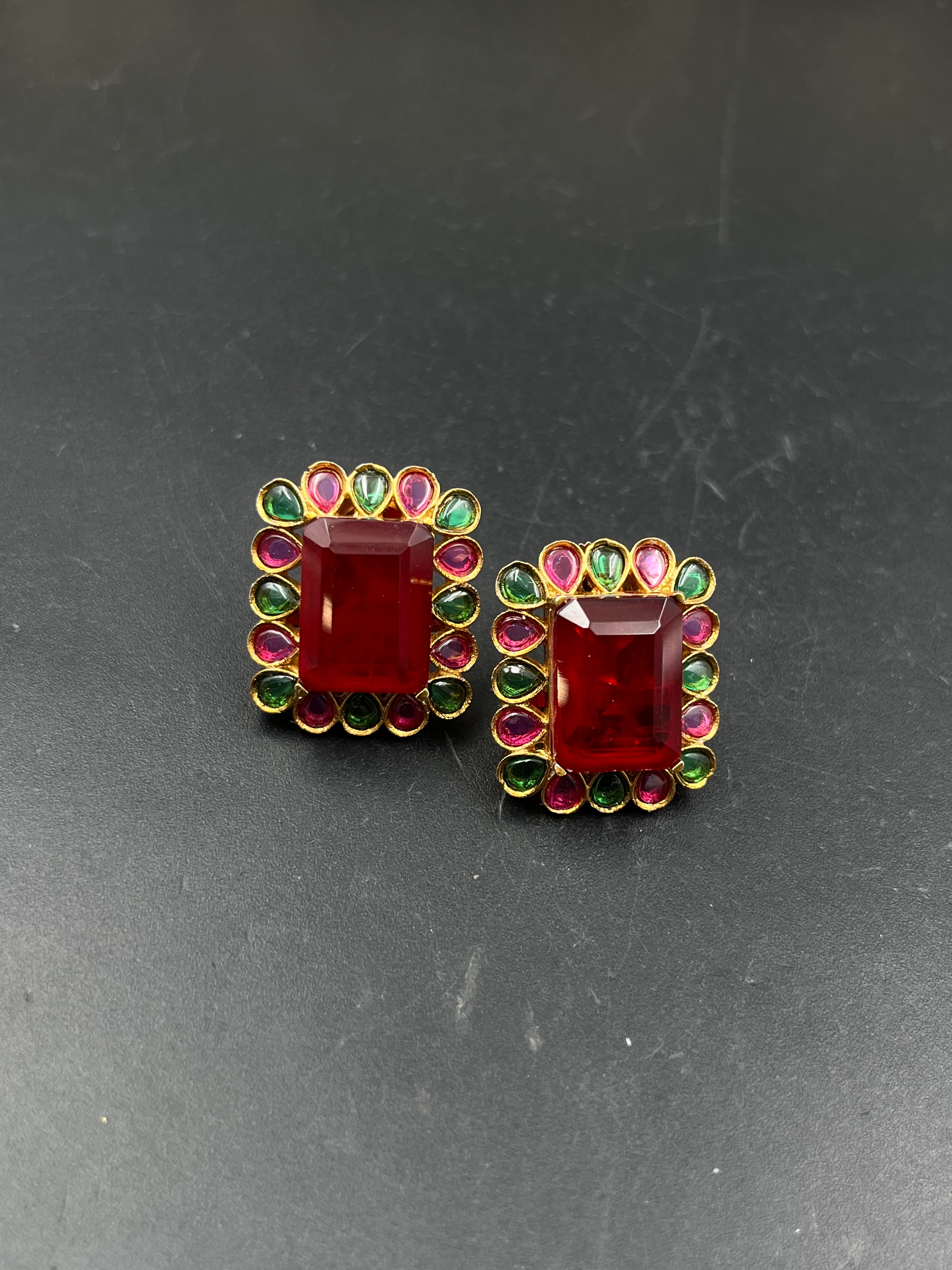 NAIRTA EARRING
