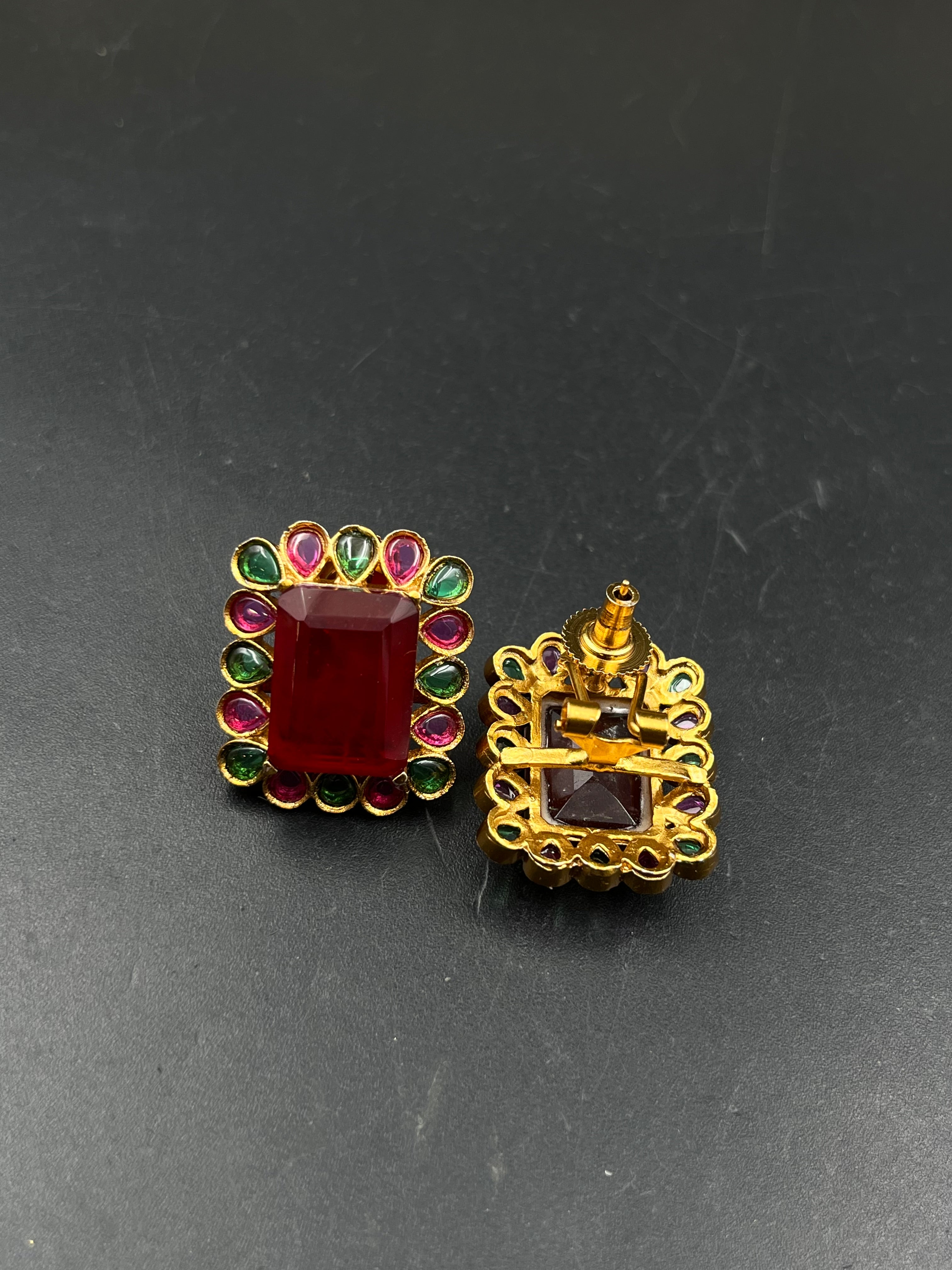 NAIRTA EARRING