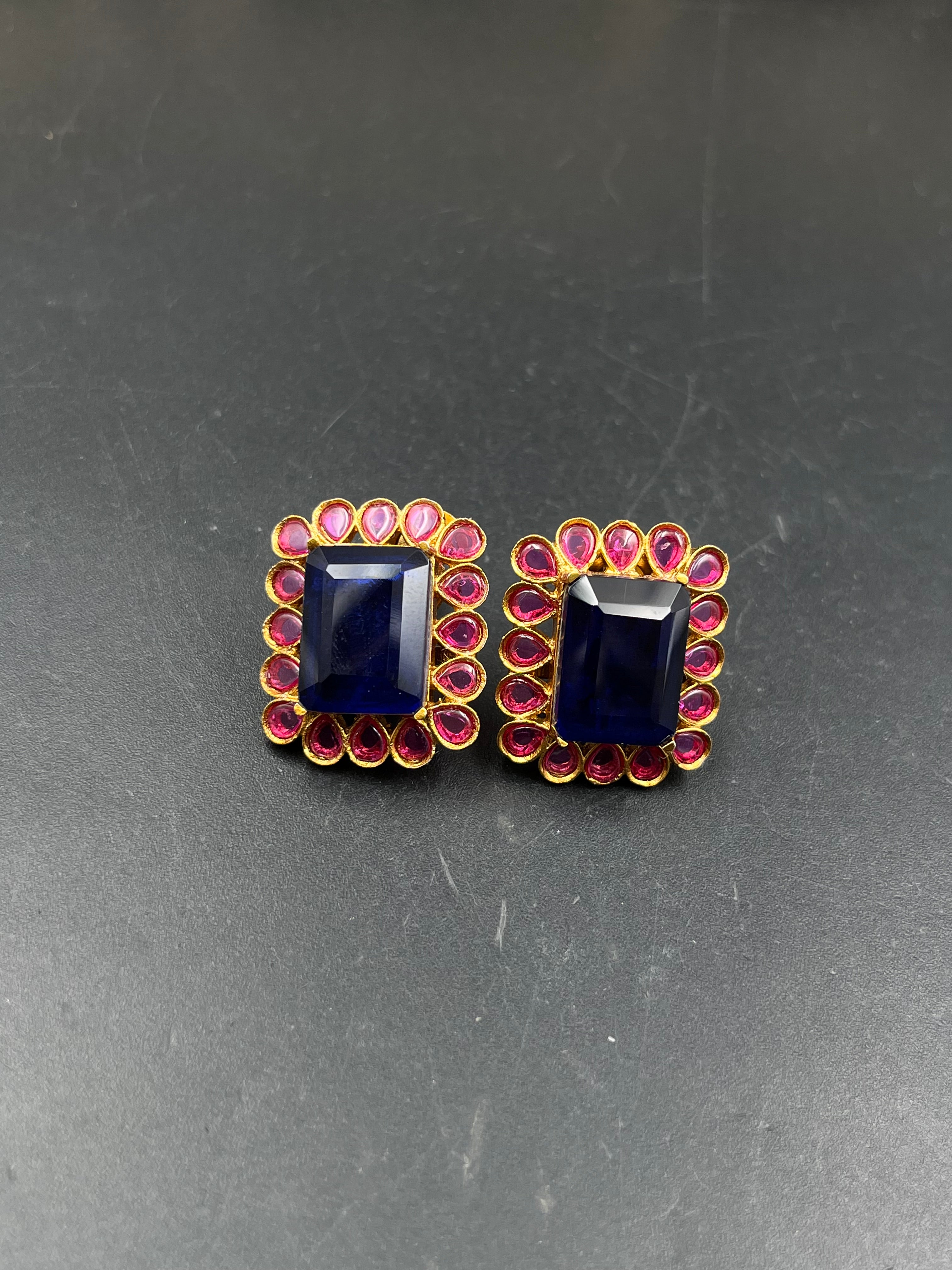 NAIRTA EARRING