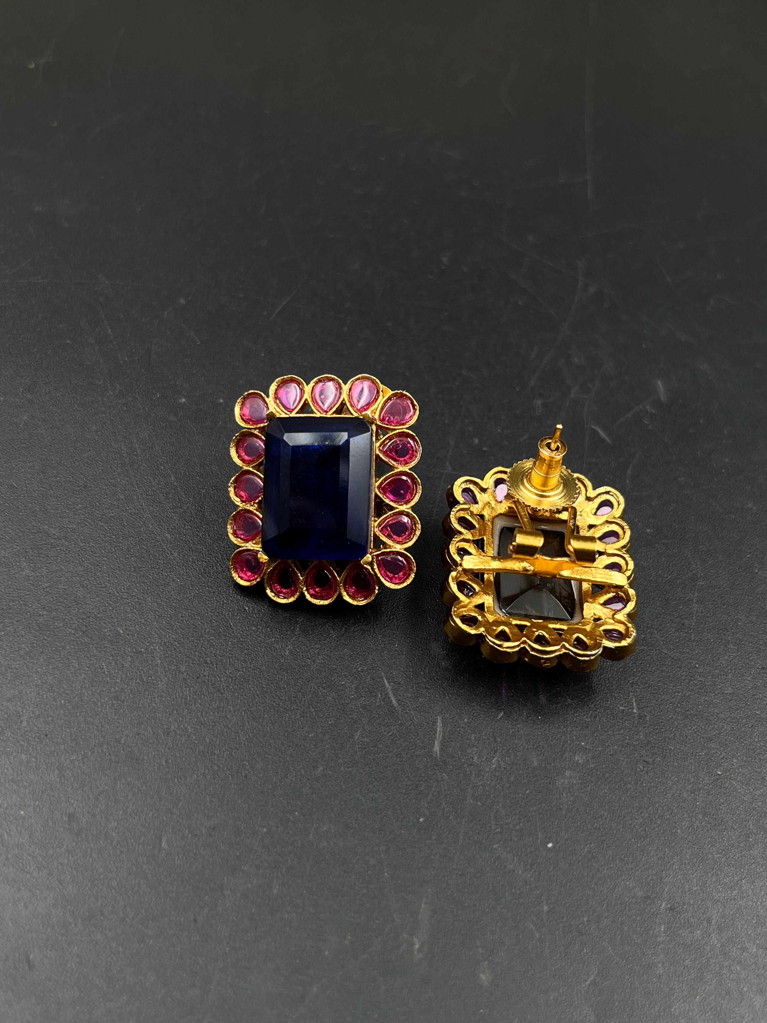 NAIRTA EARRING