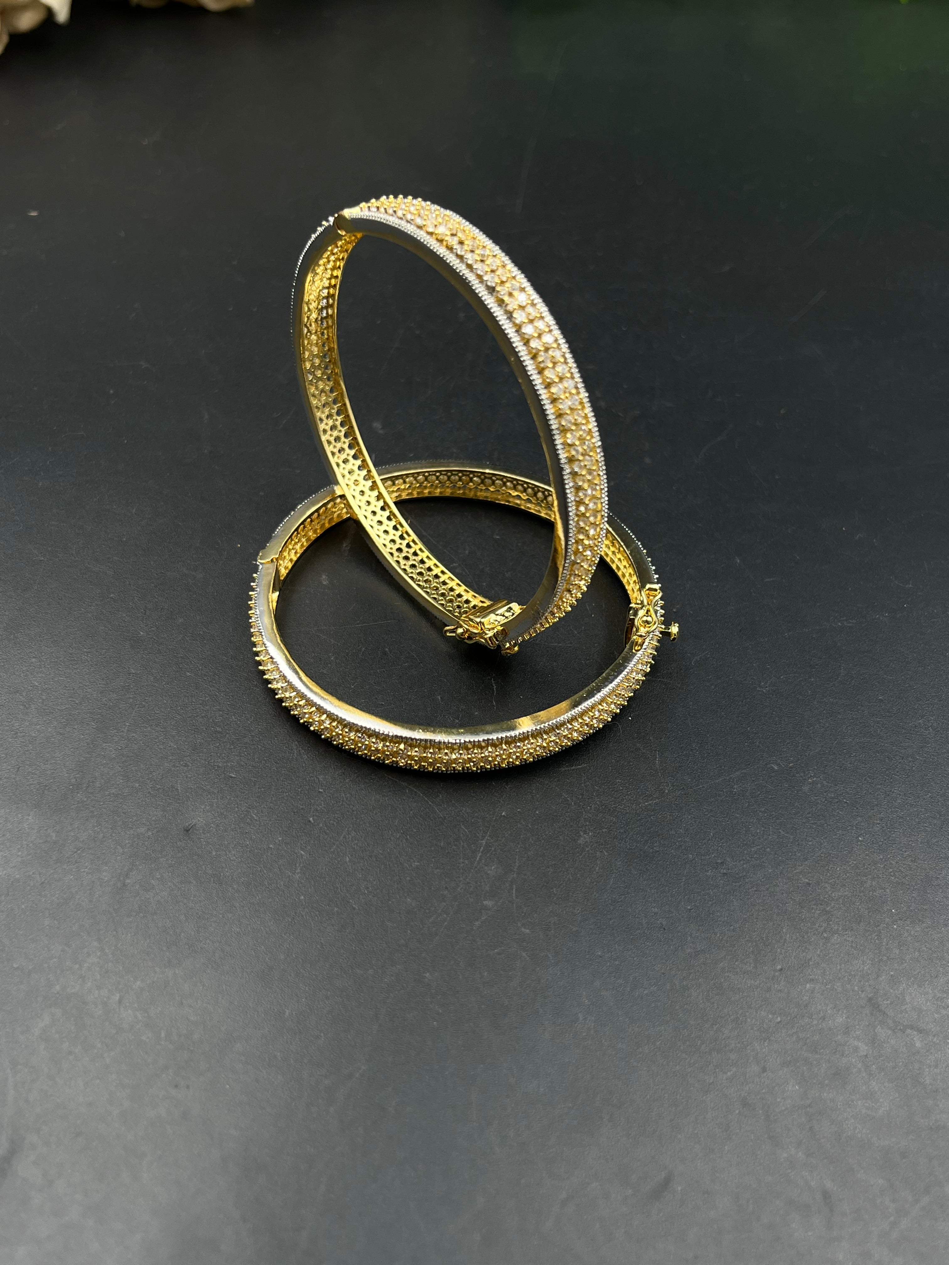 NISHA BANGLE