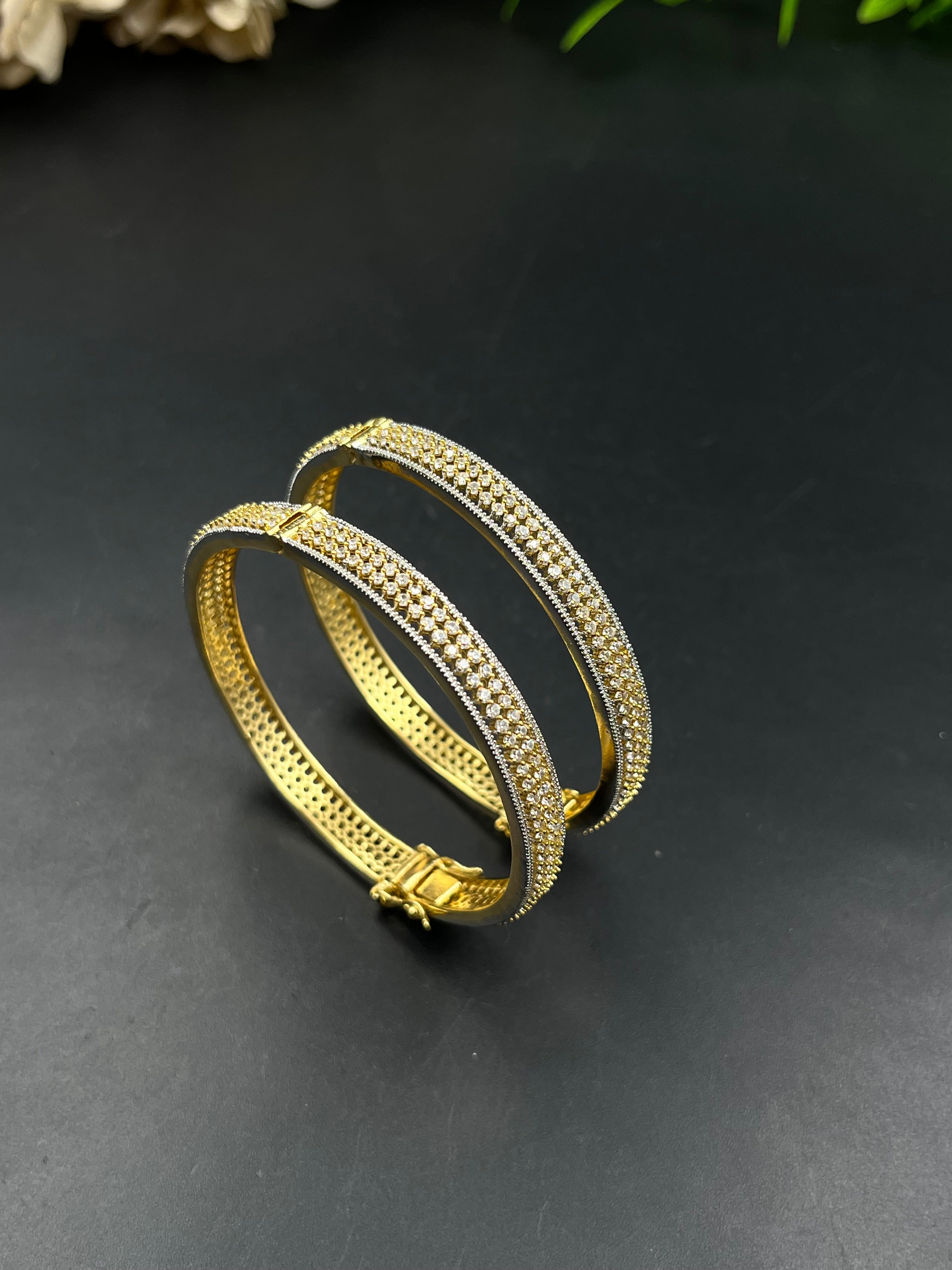 NISHA BANGLE