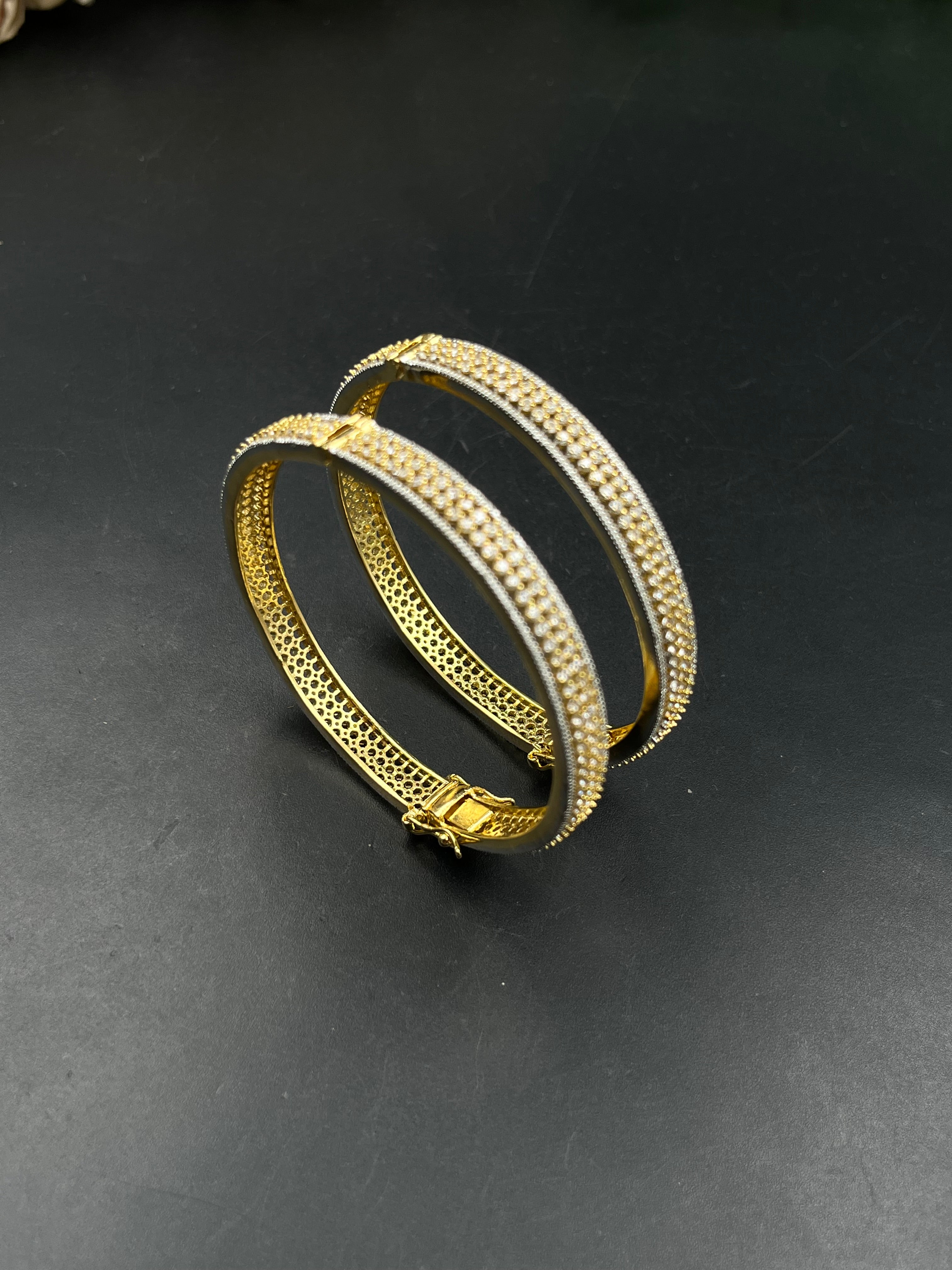NISHA BANGLE