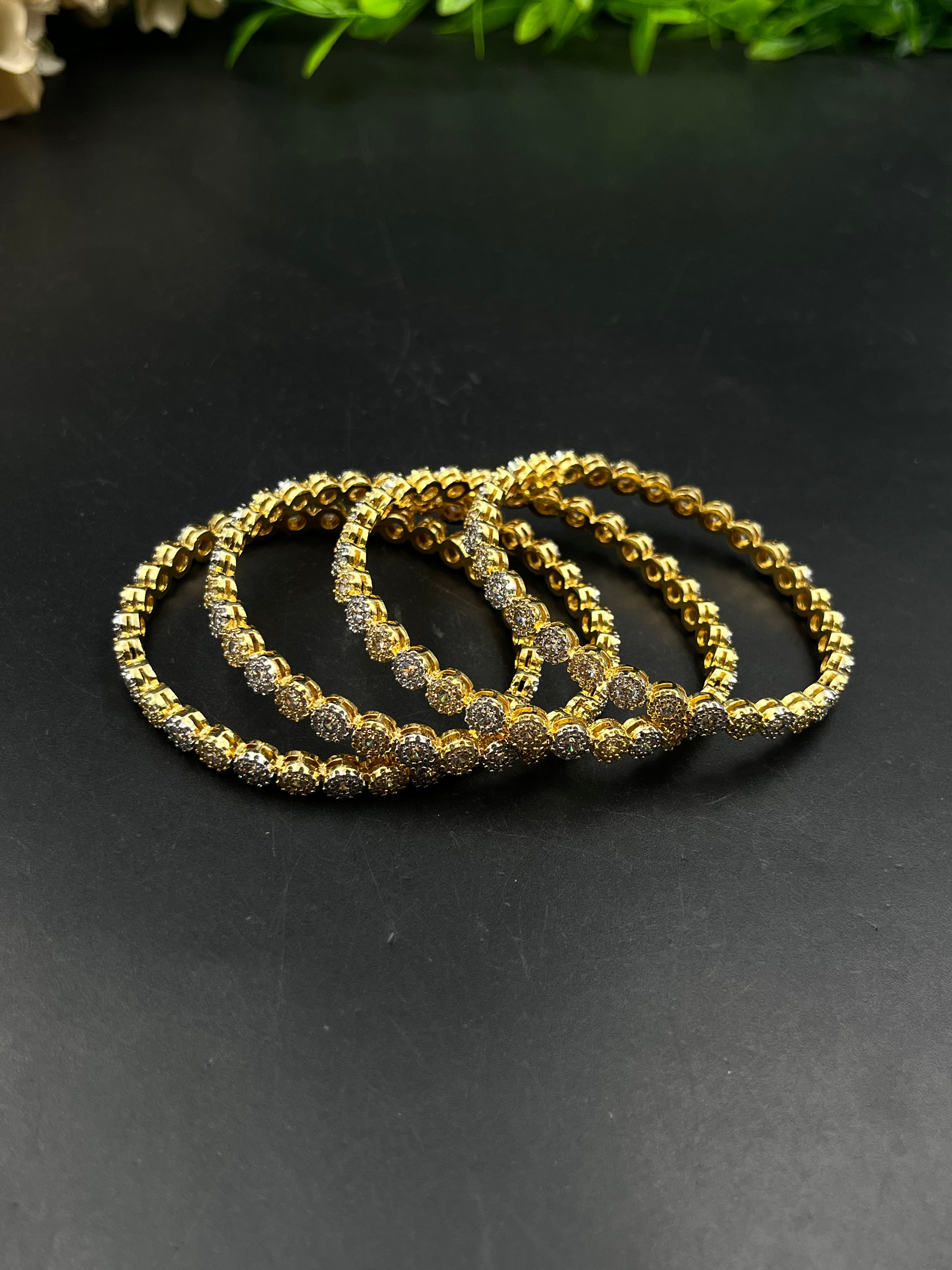 ZUHI BANGLE