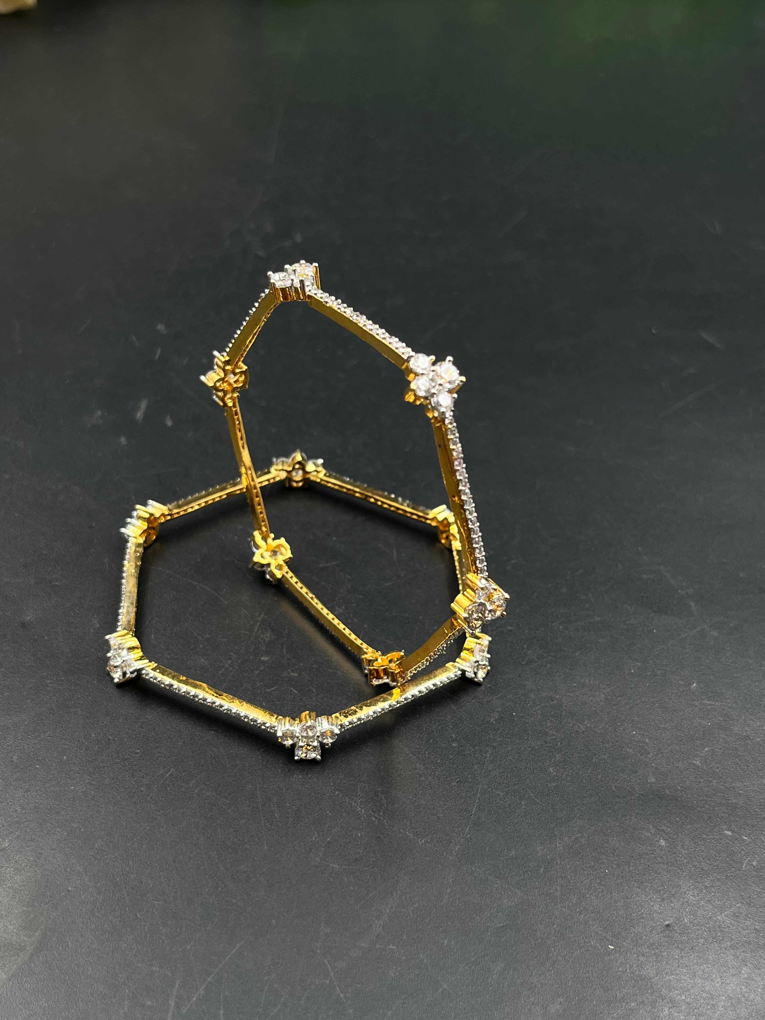 SUDA BANGLE