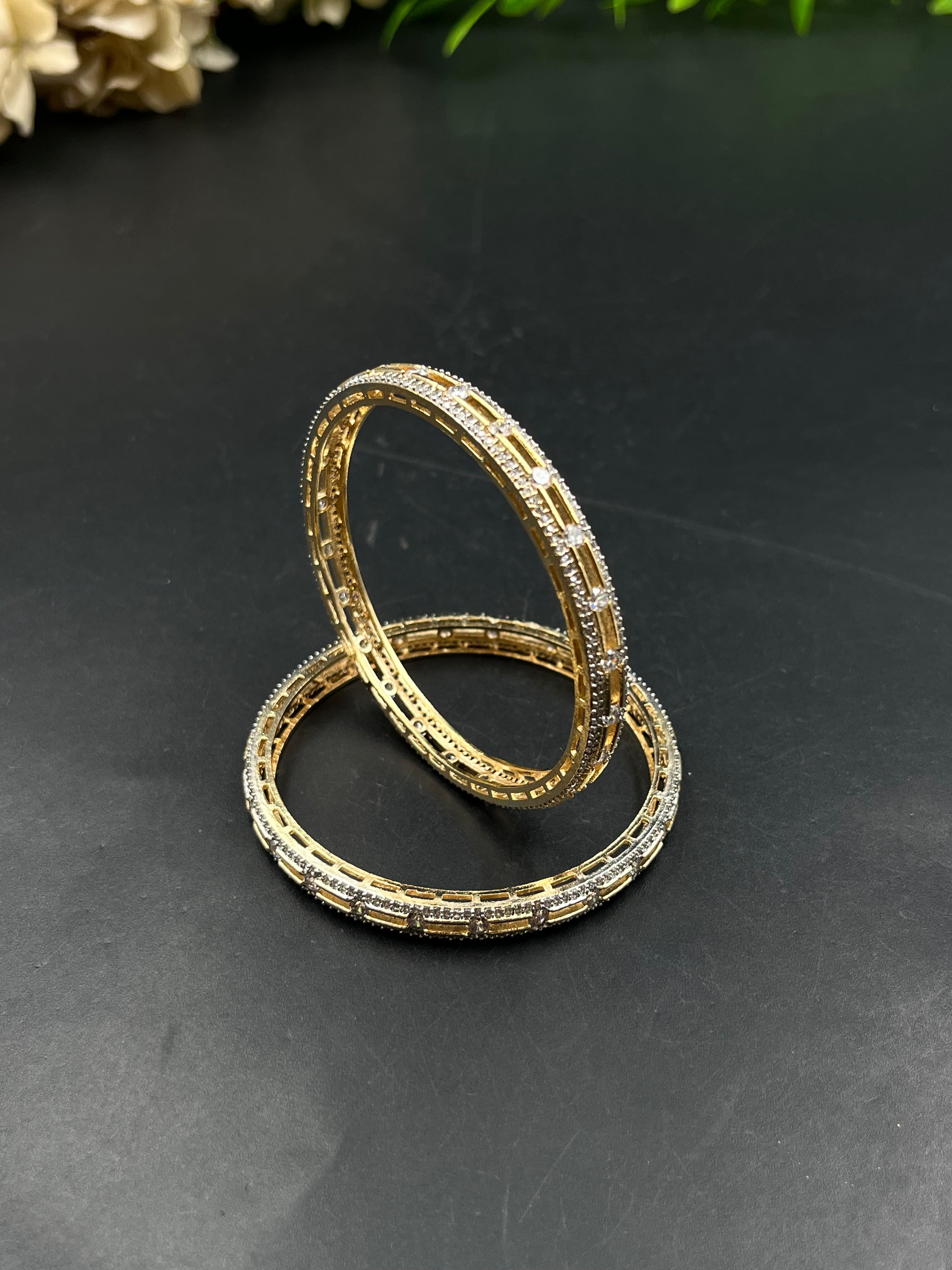 SHELUA BANGLE