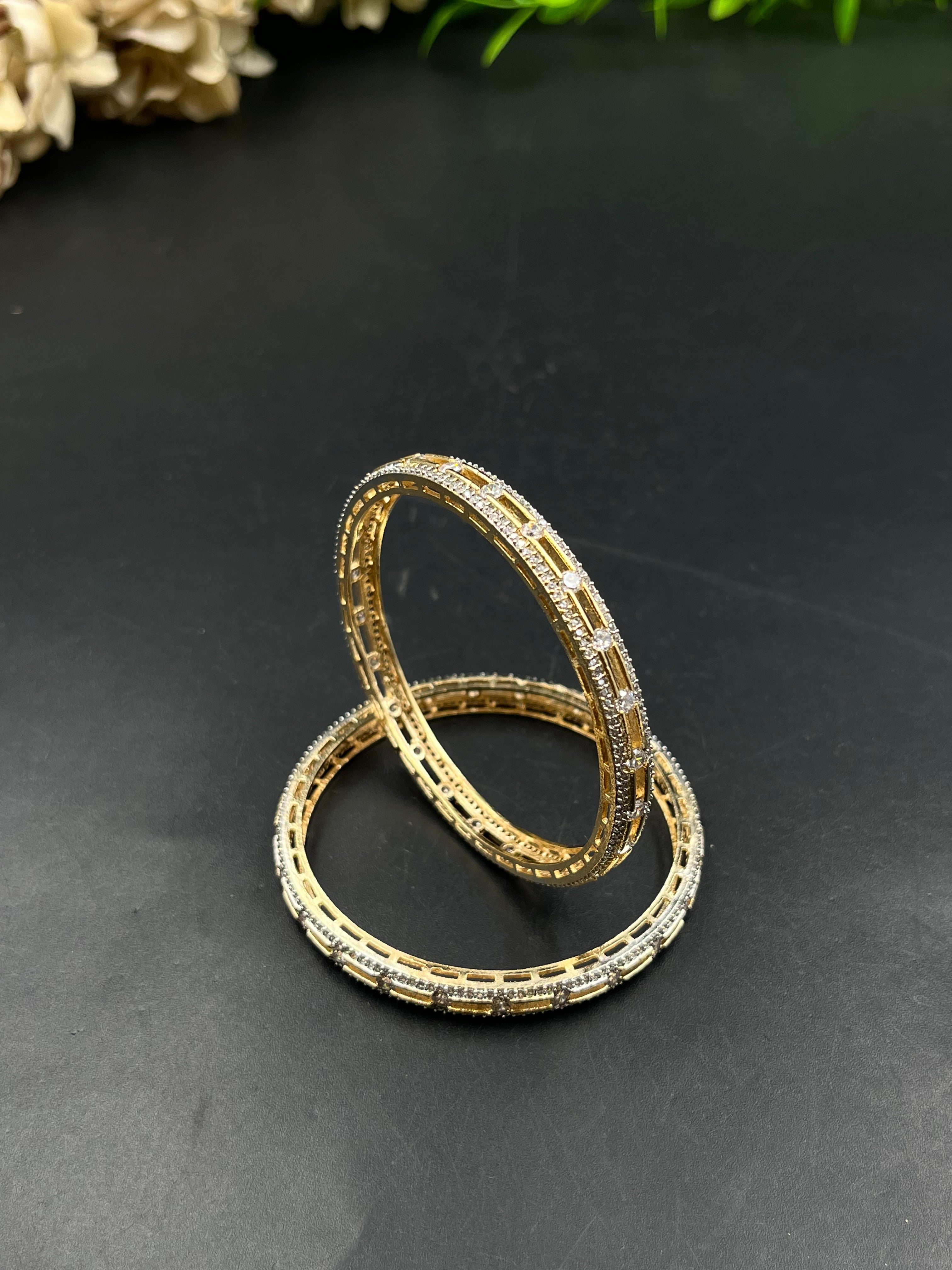 SHELUA BANGLE
