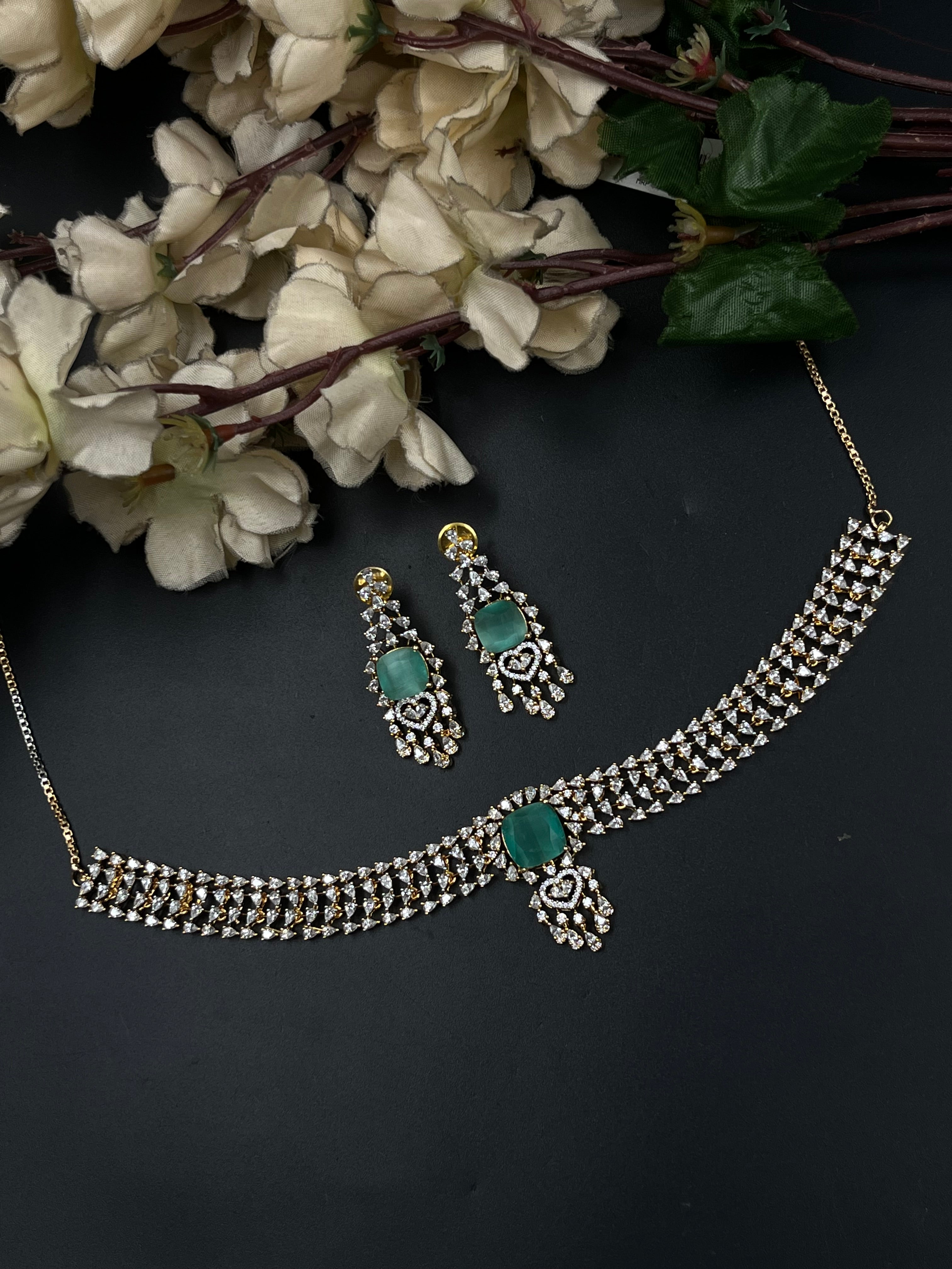 BIYO NECKLACE