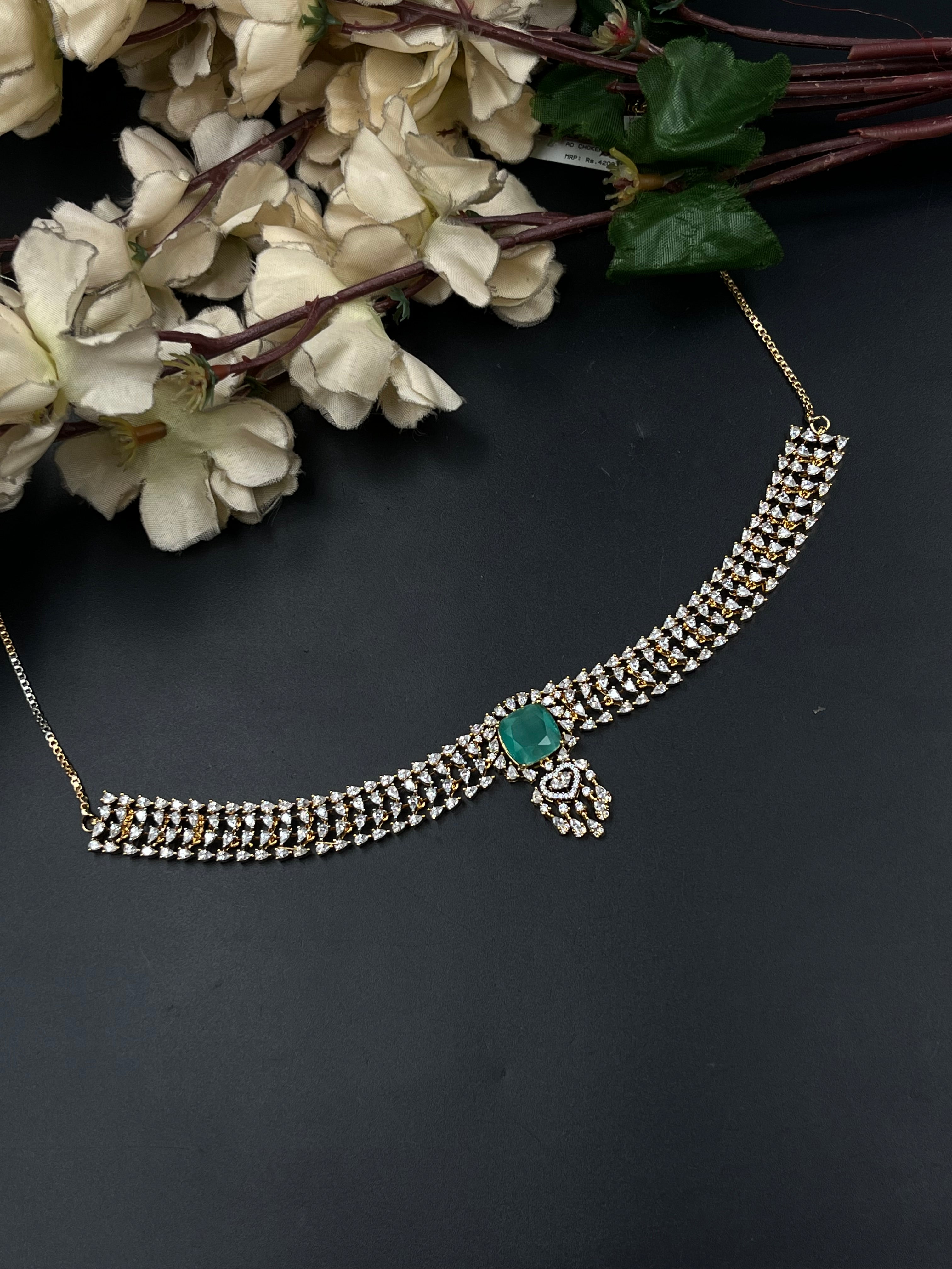 BIYO NECKLACE