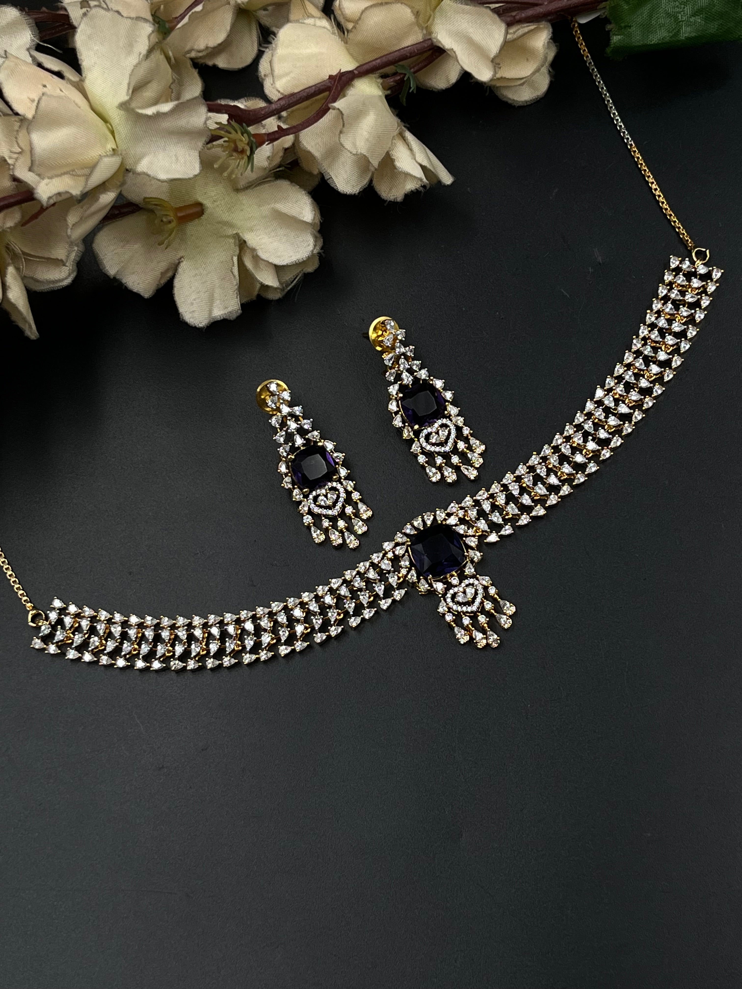BIYO NECKLACE