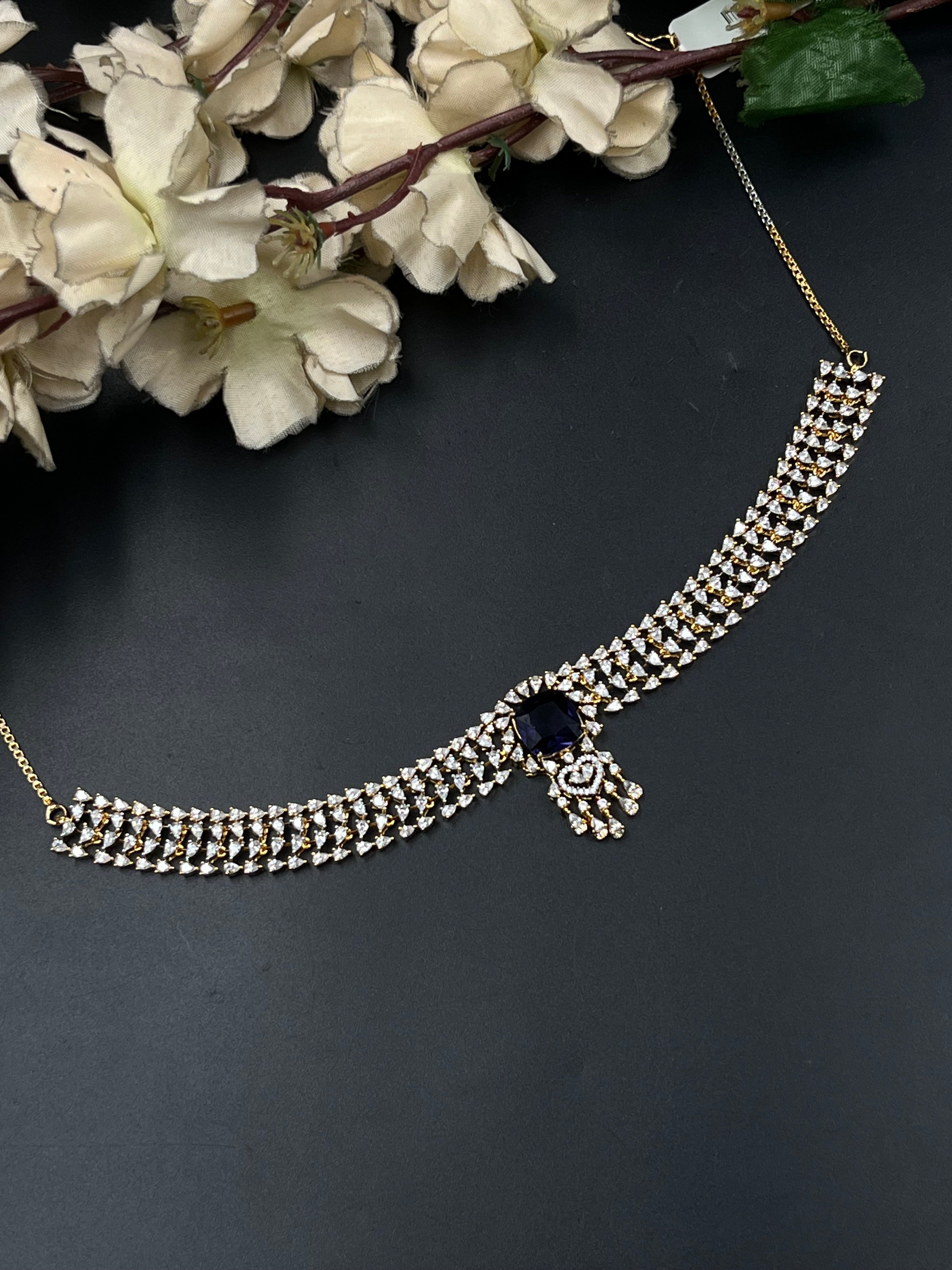 BIYO NECKLACE