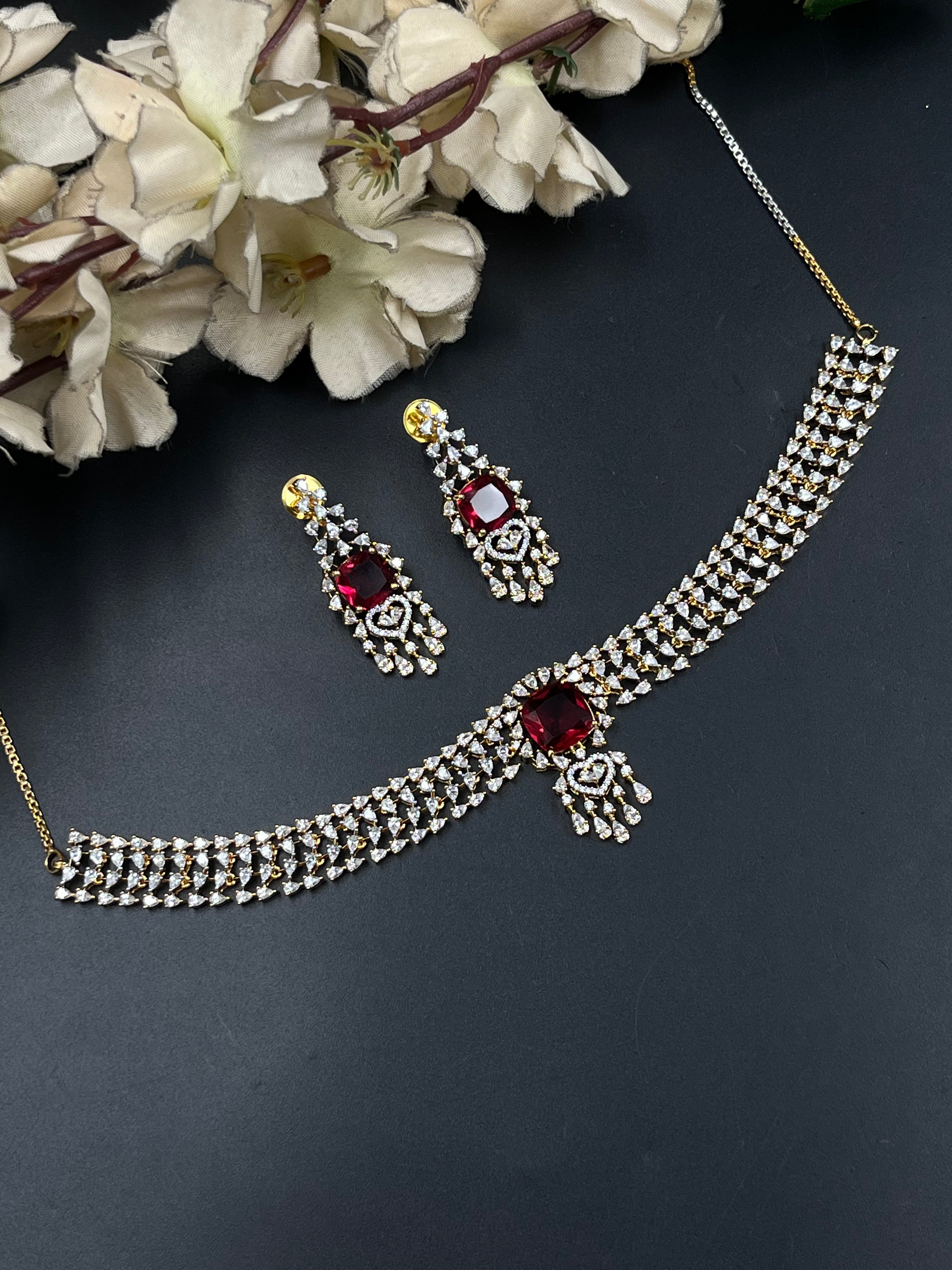 BIYO NECKLACE