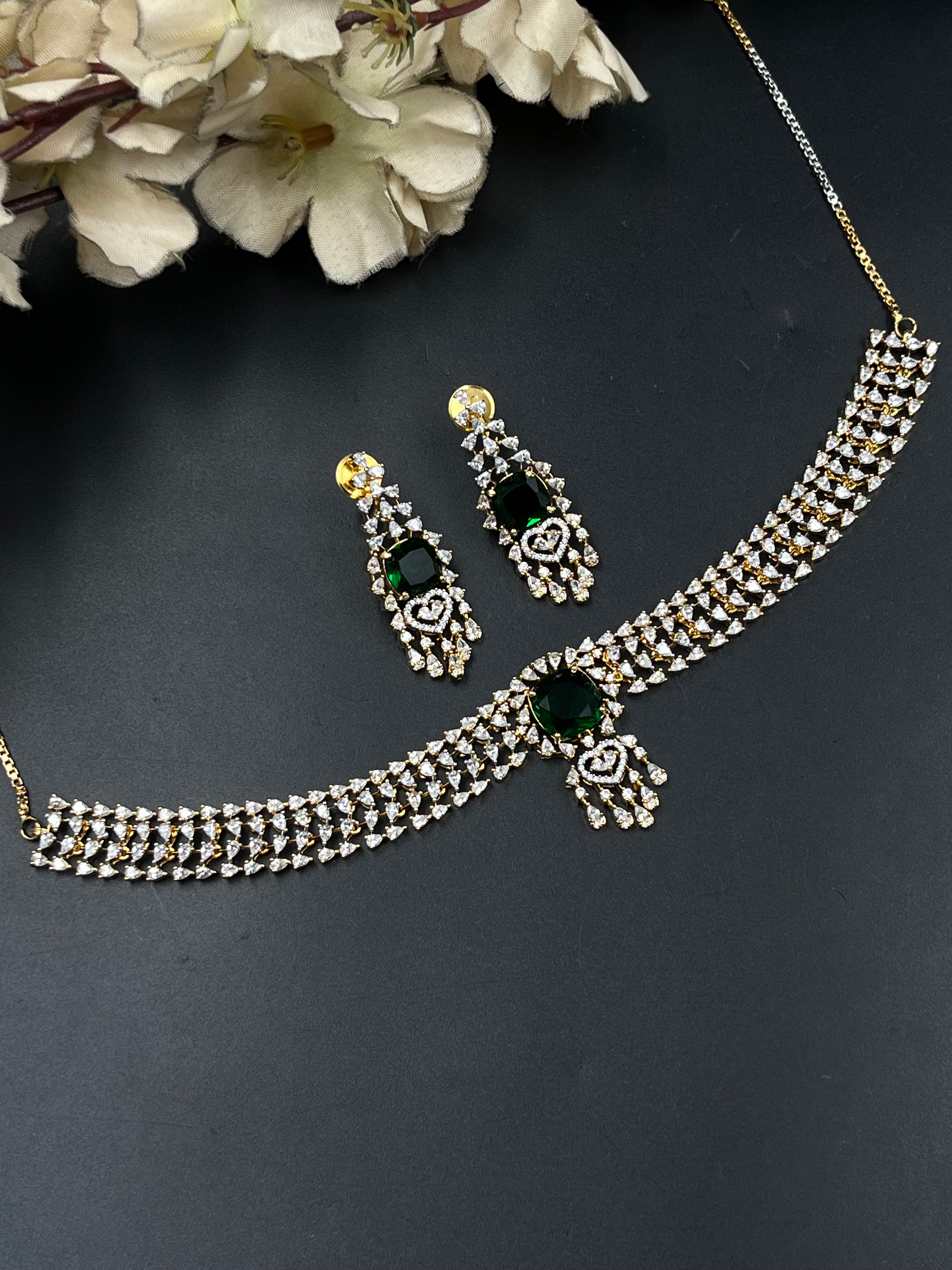 BIYO NECKLACE