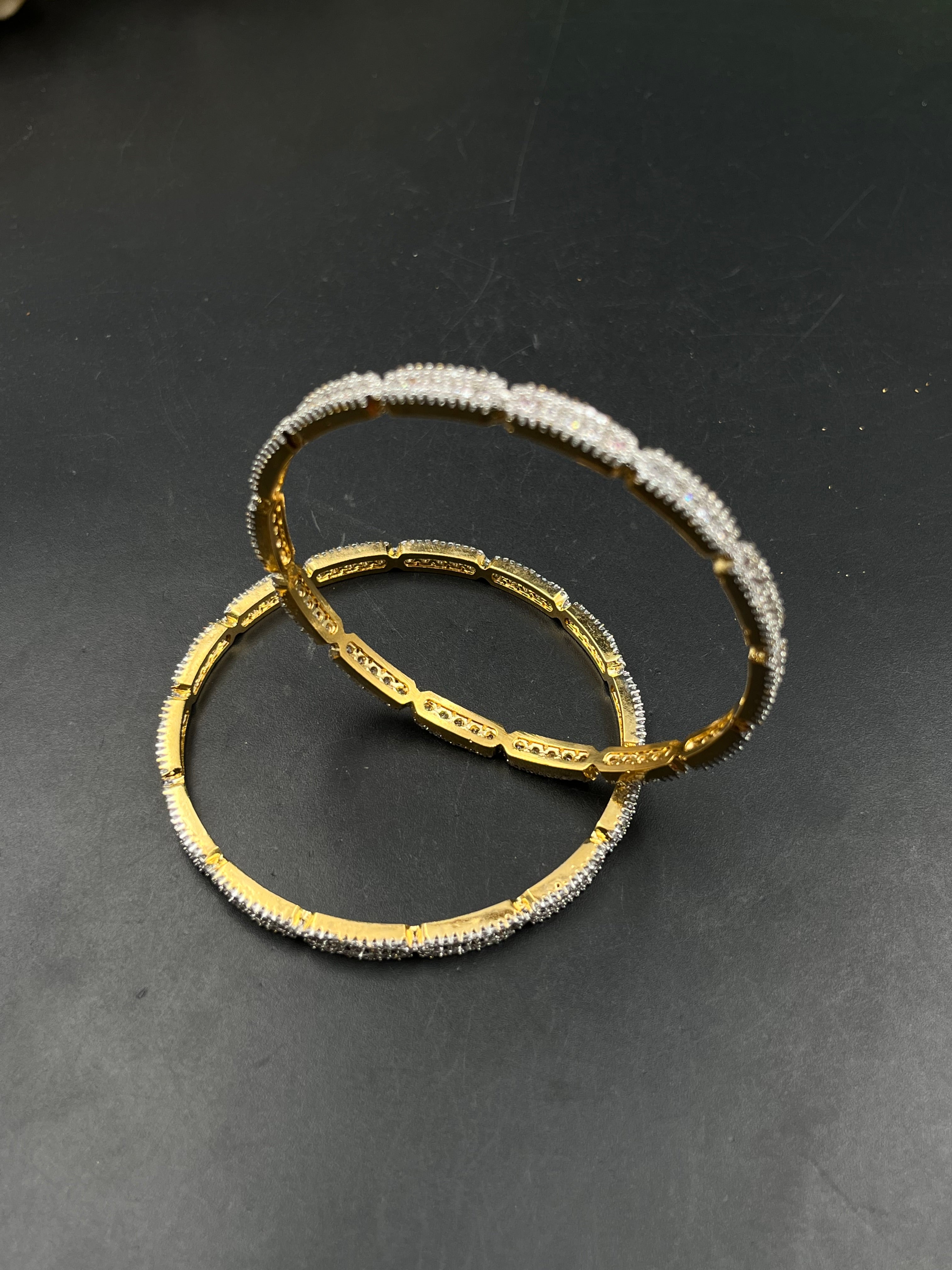 GORI BANGLE