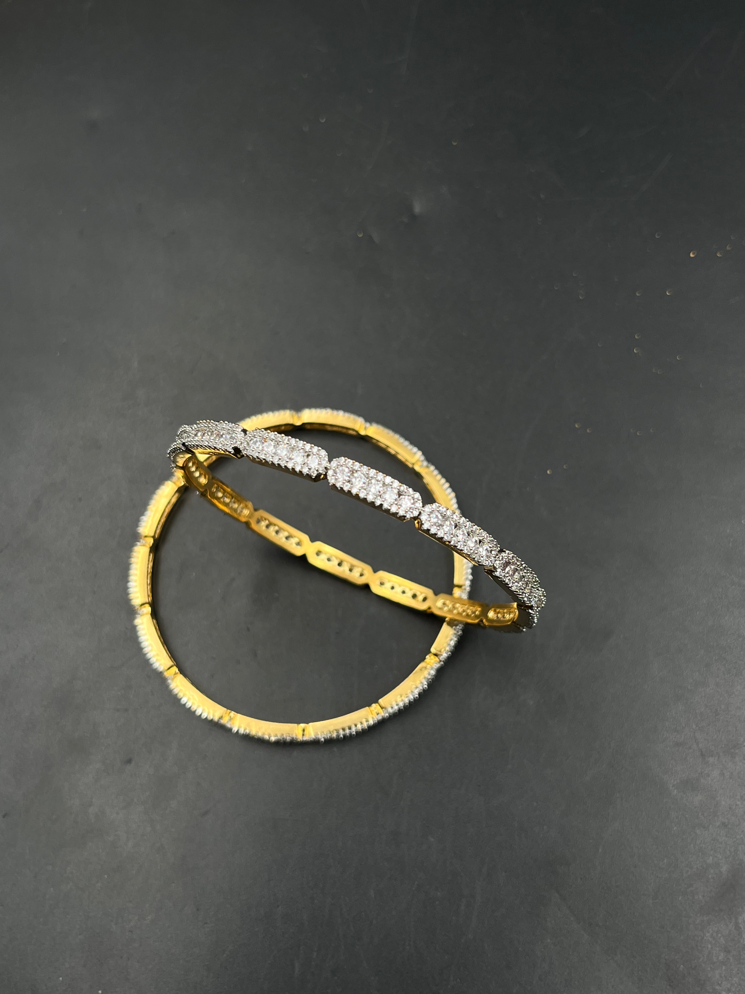 GORI BANGLE