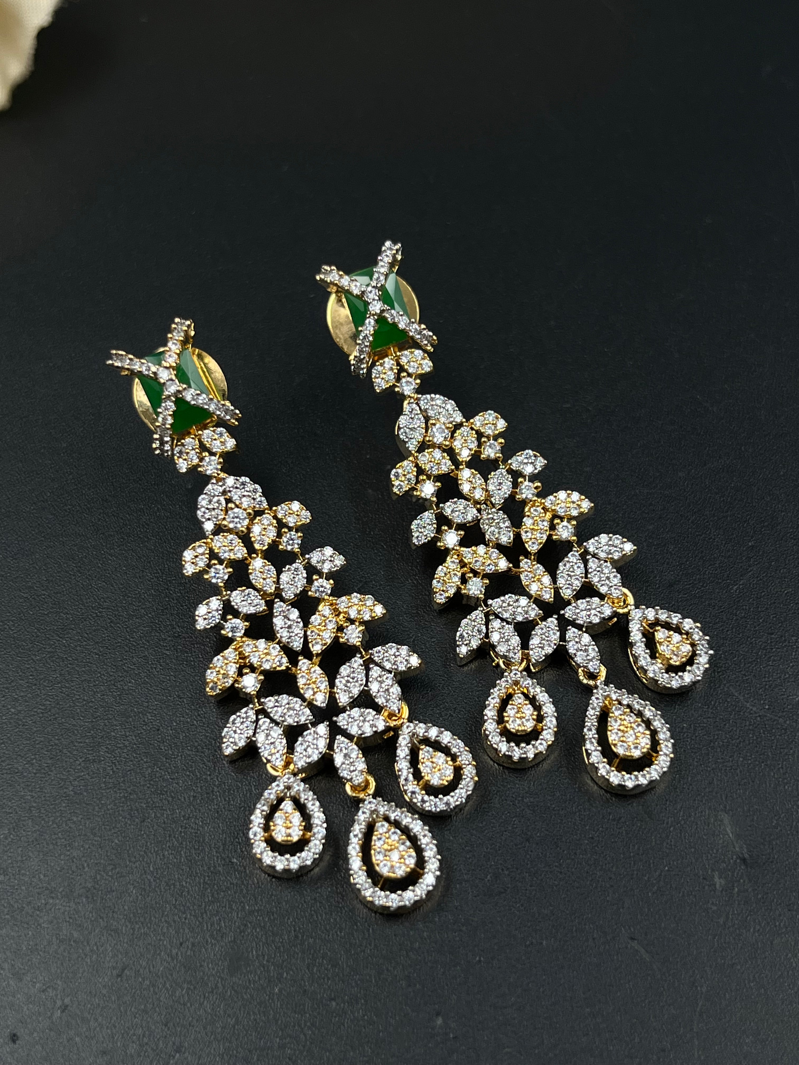 AIYAS NECKLACE