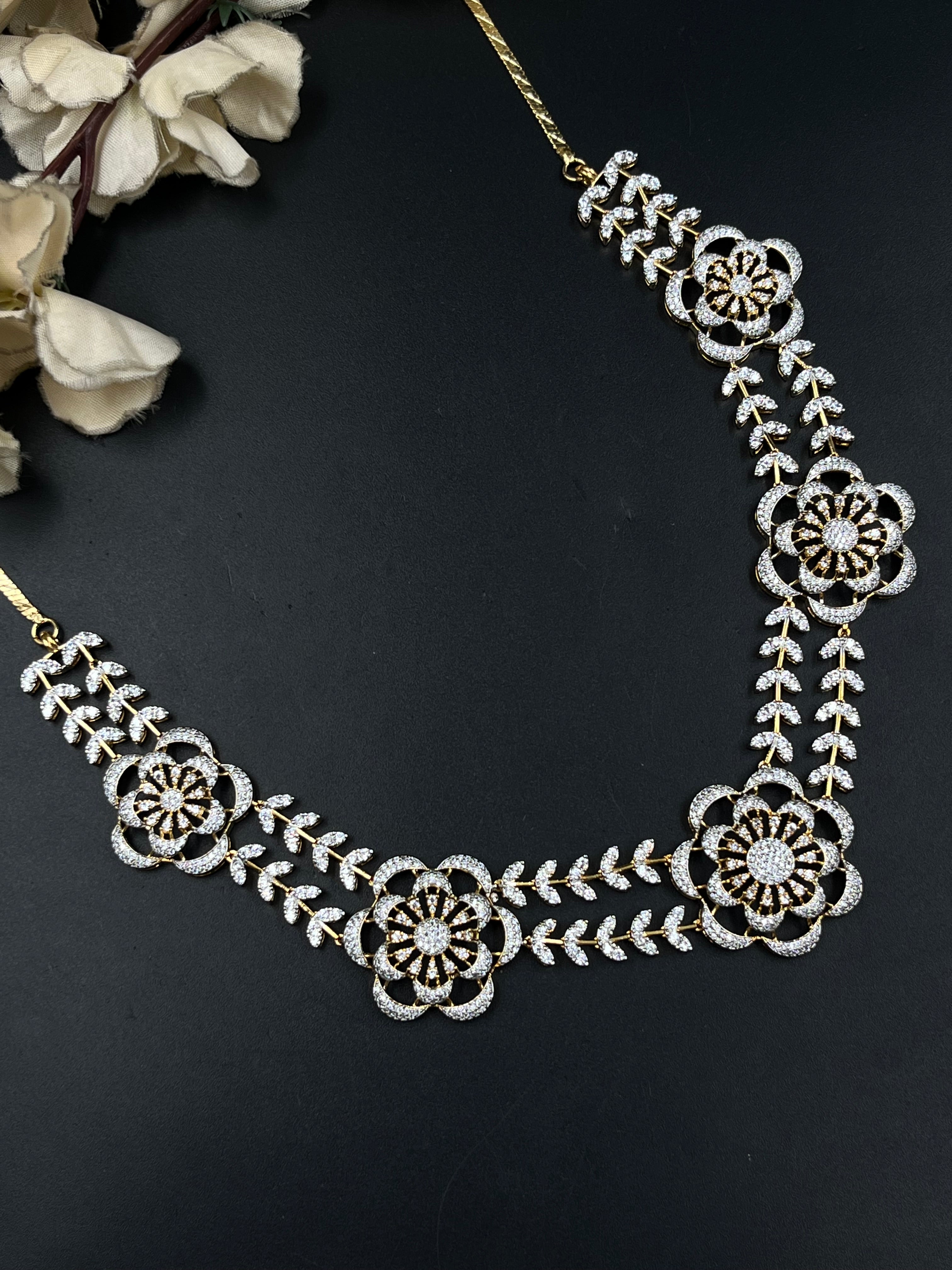 CALA NECKLACE