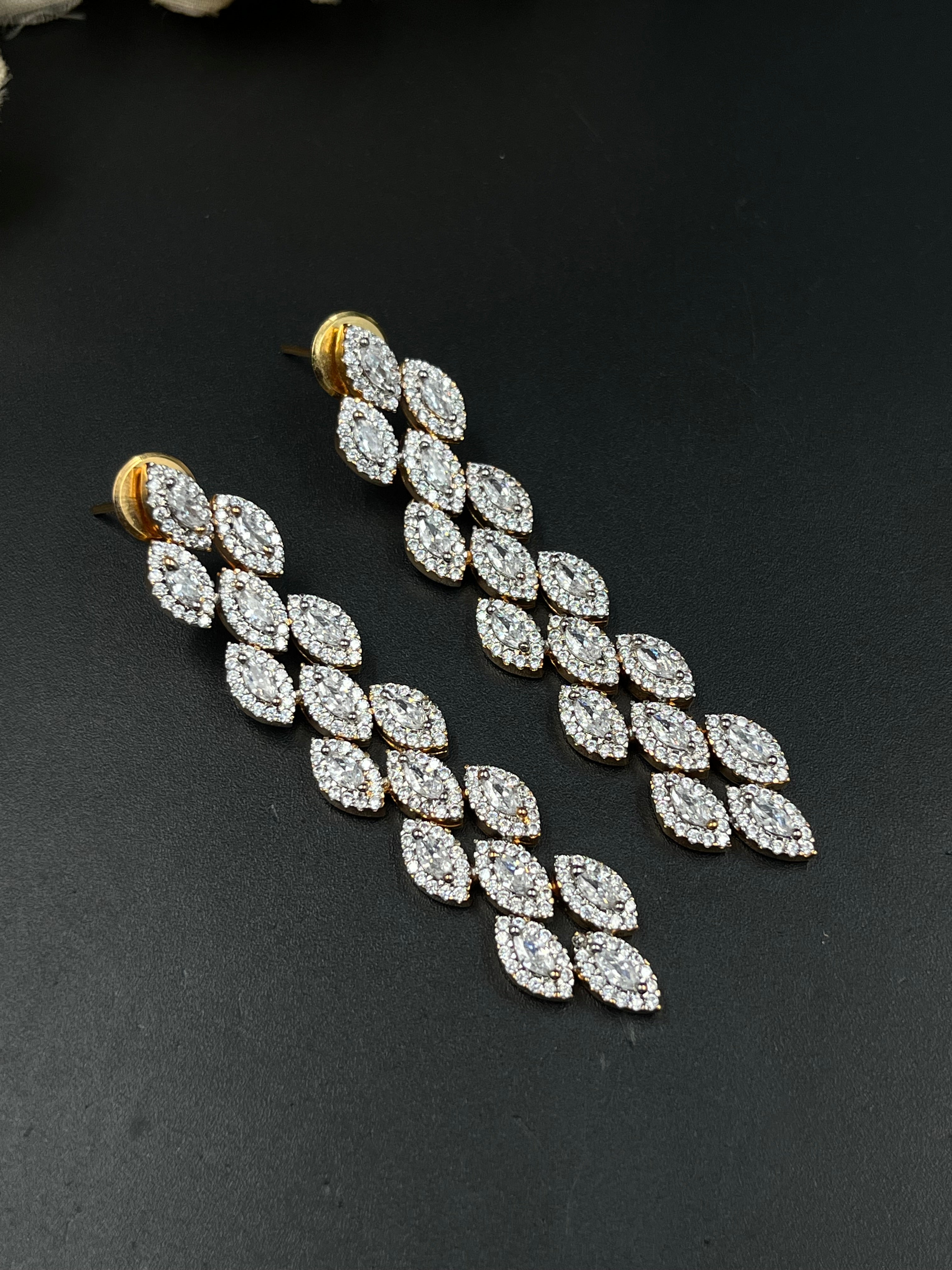JADWA NECKLACE