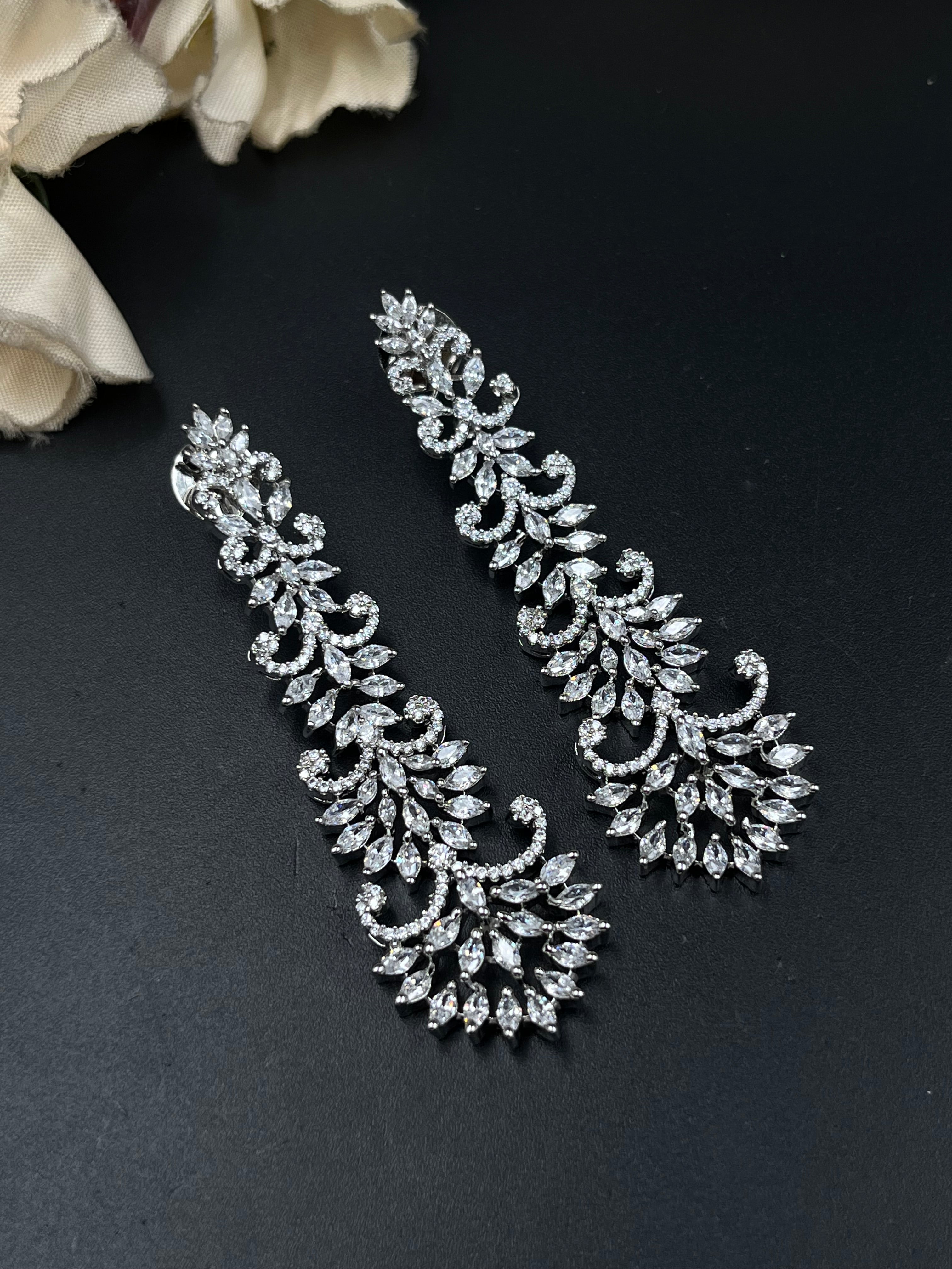 AFRA NECKLACE