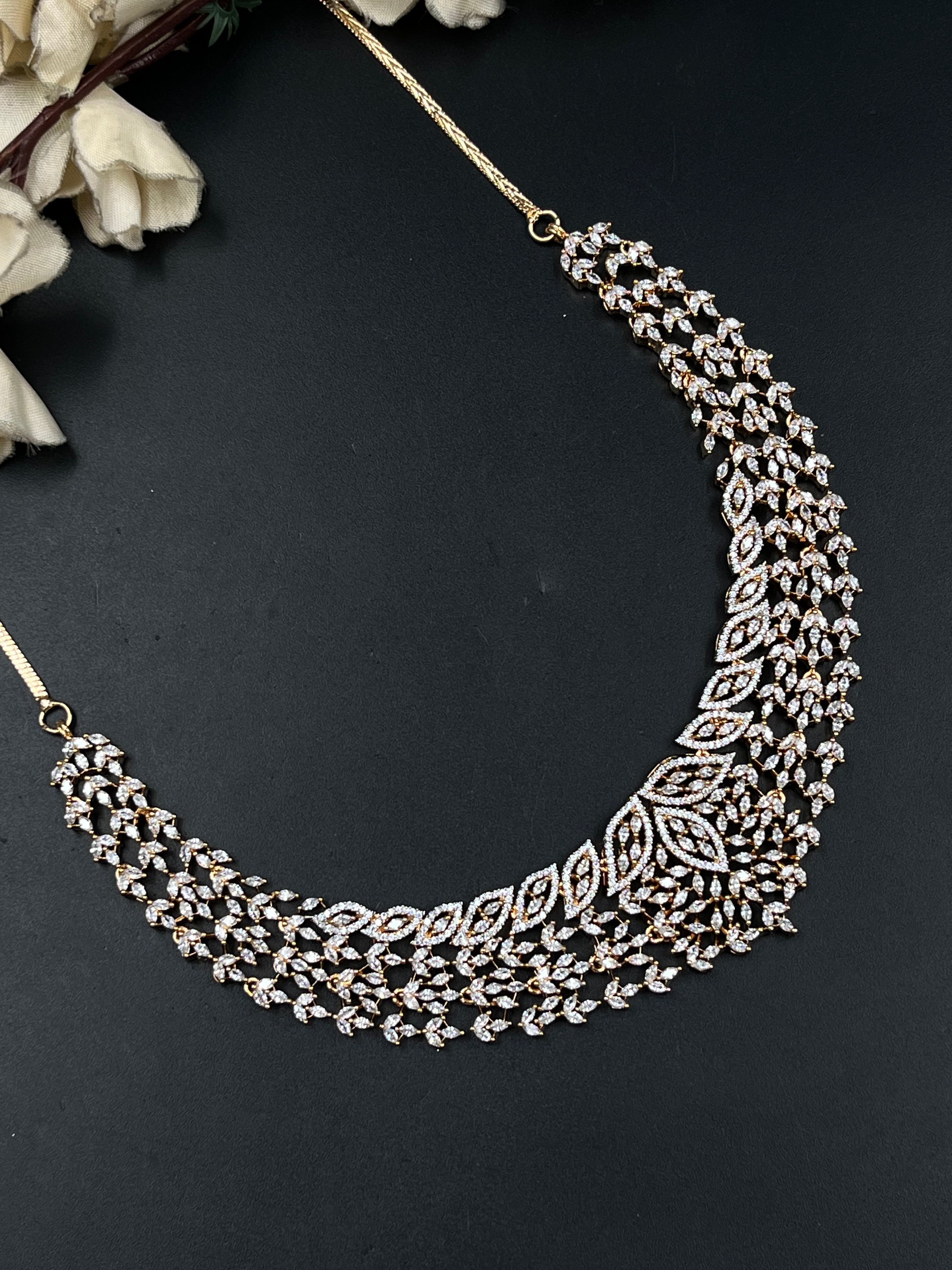 SINO NECKLACE