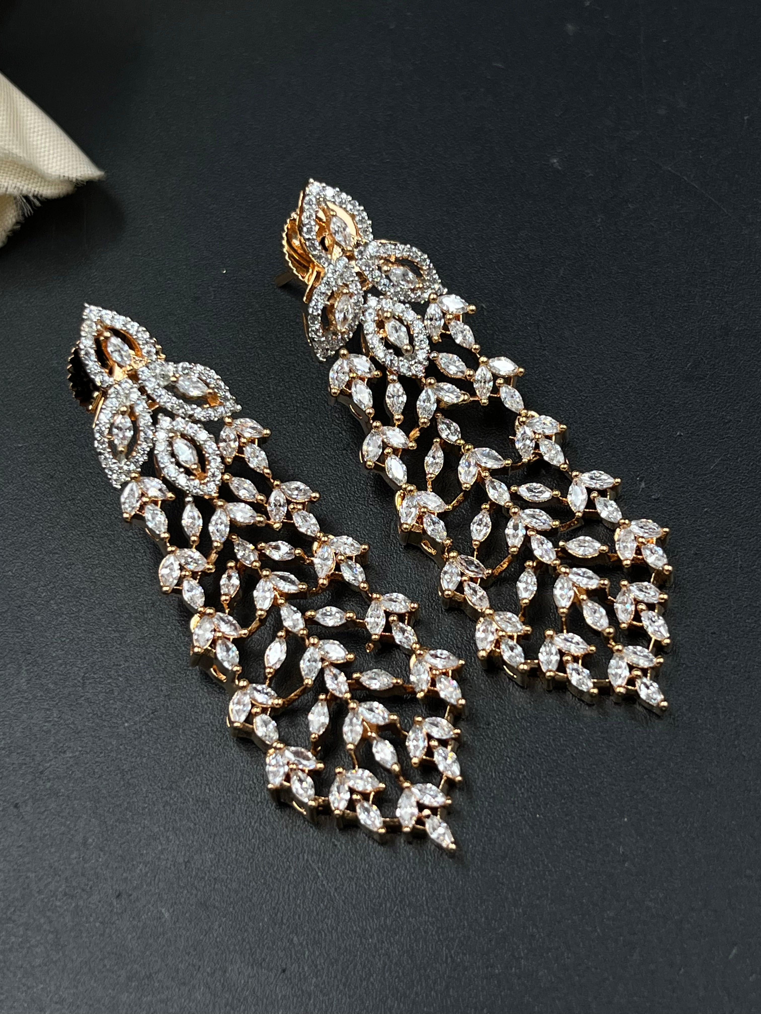 SINO NECKLACE