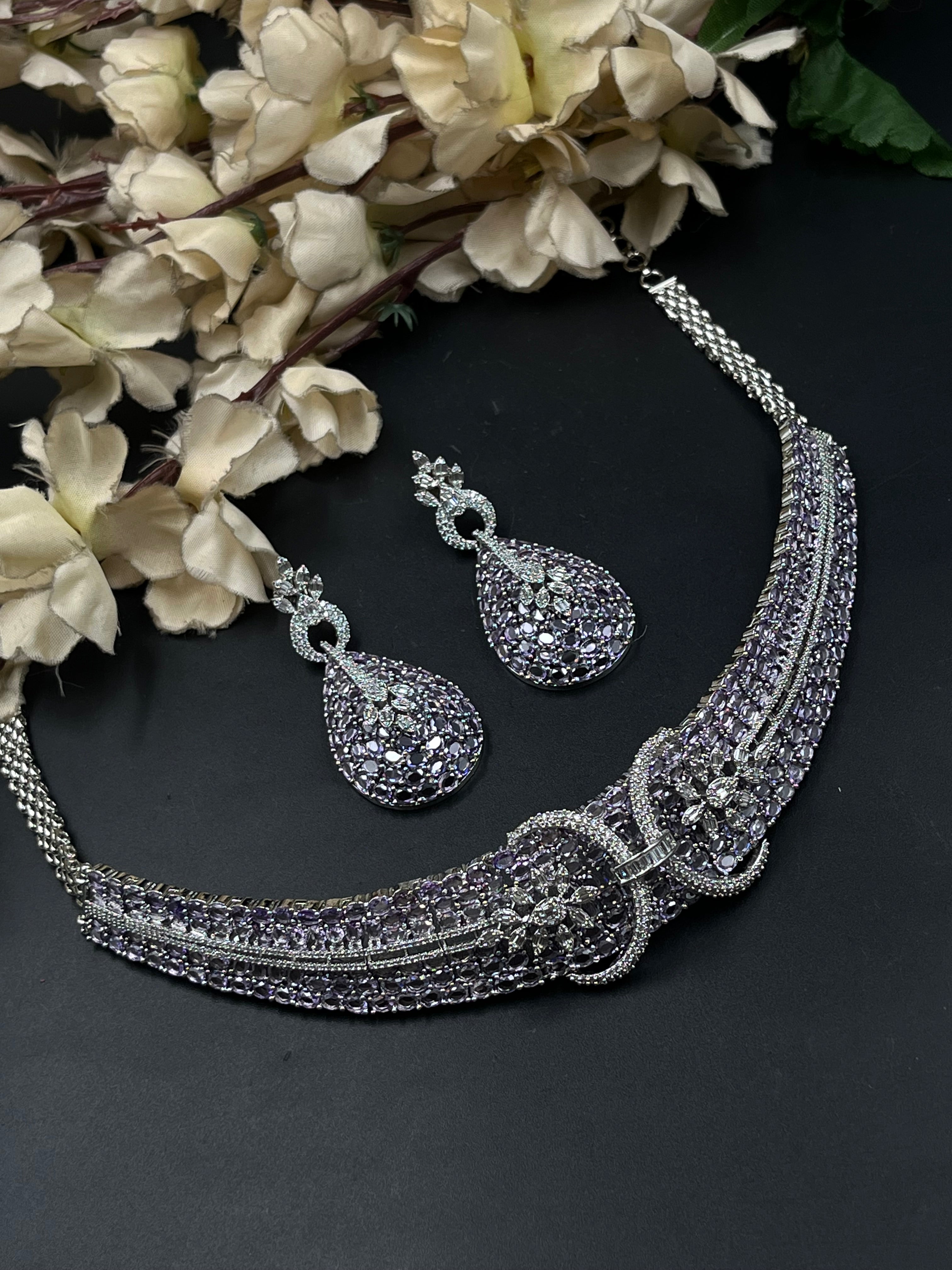 LAILA NECKLACE
