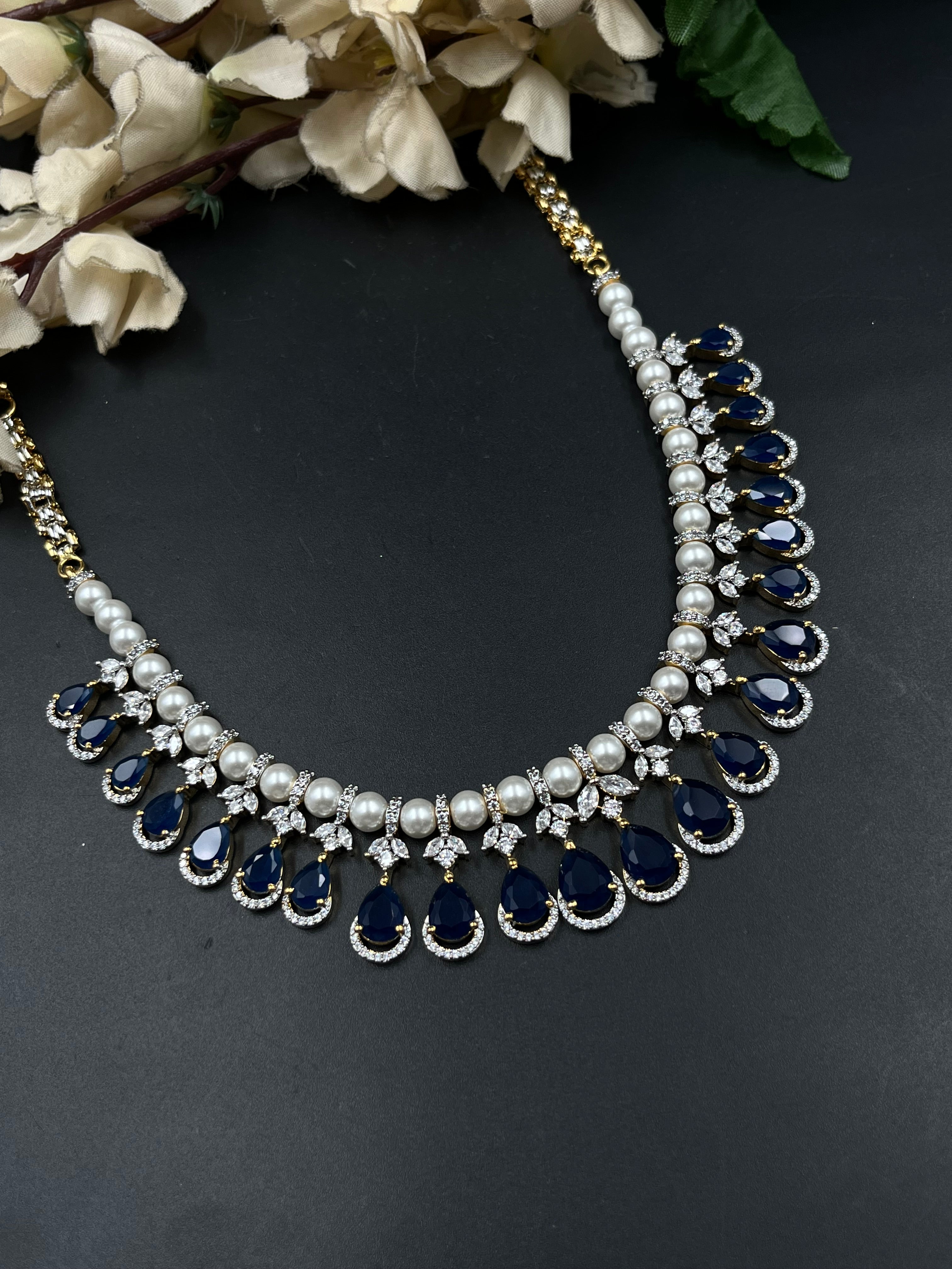 REEHA NECKLACE