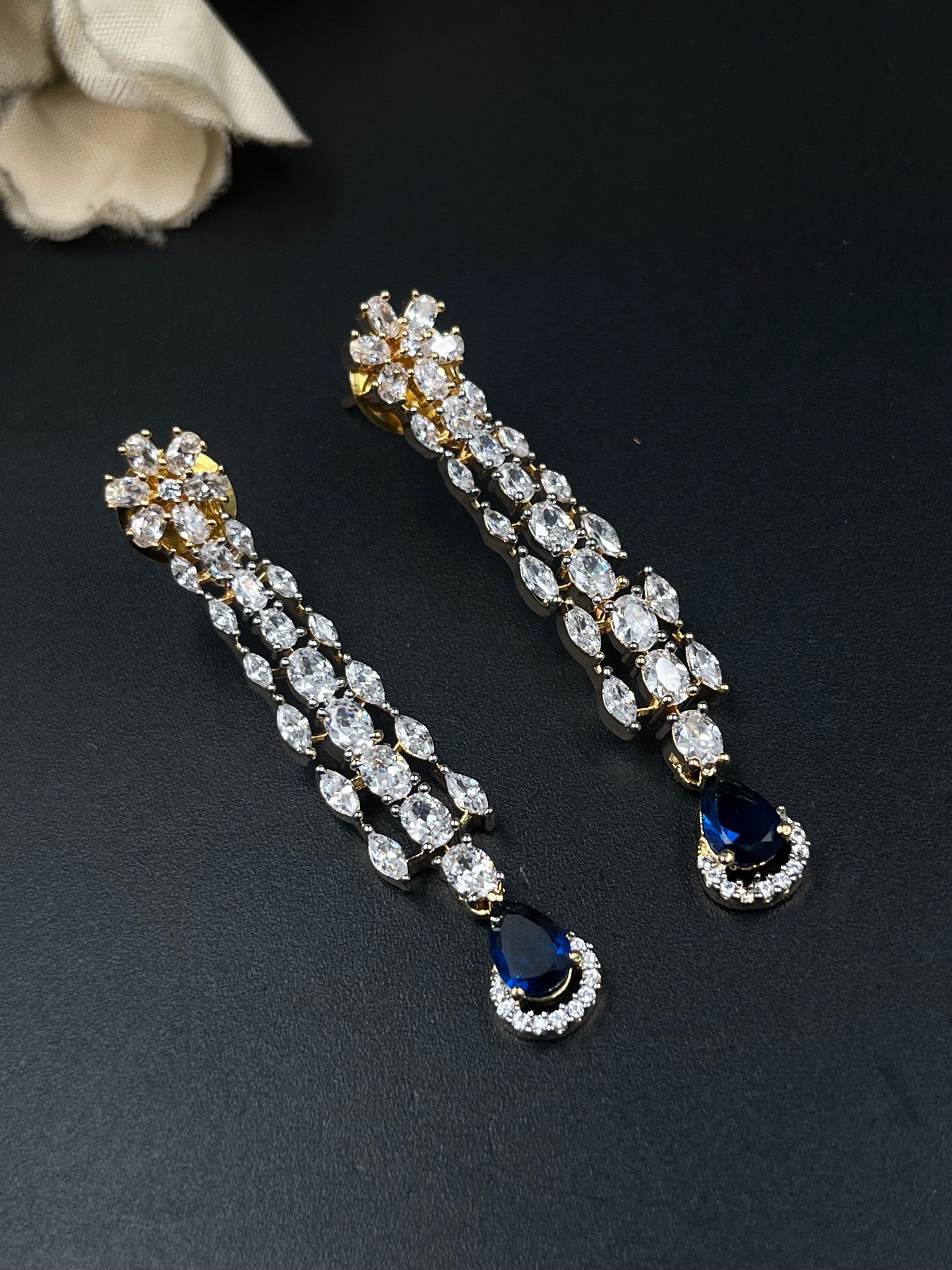 HIANS NECKLACE