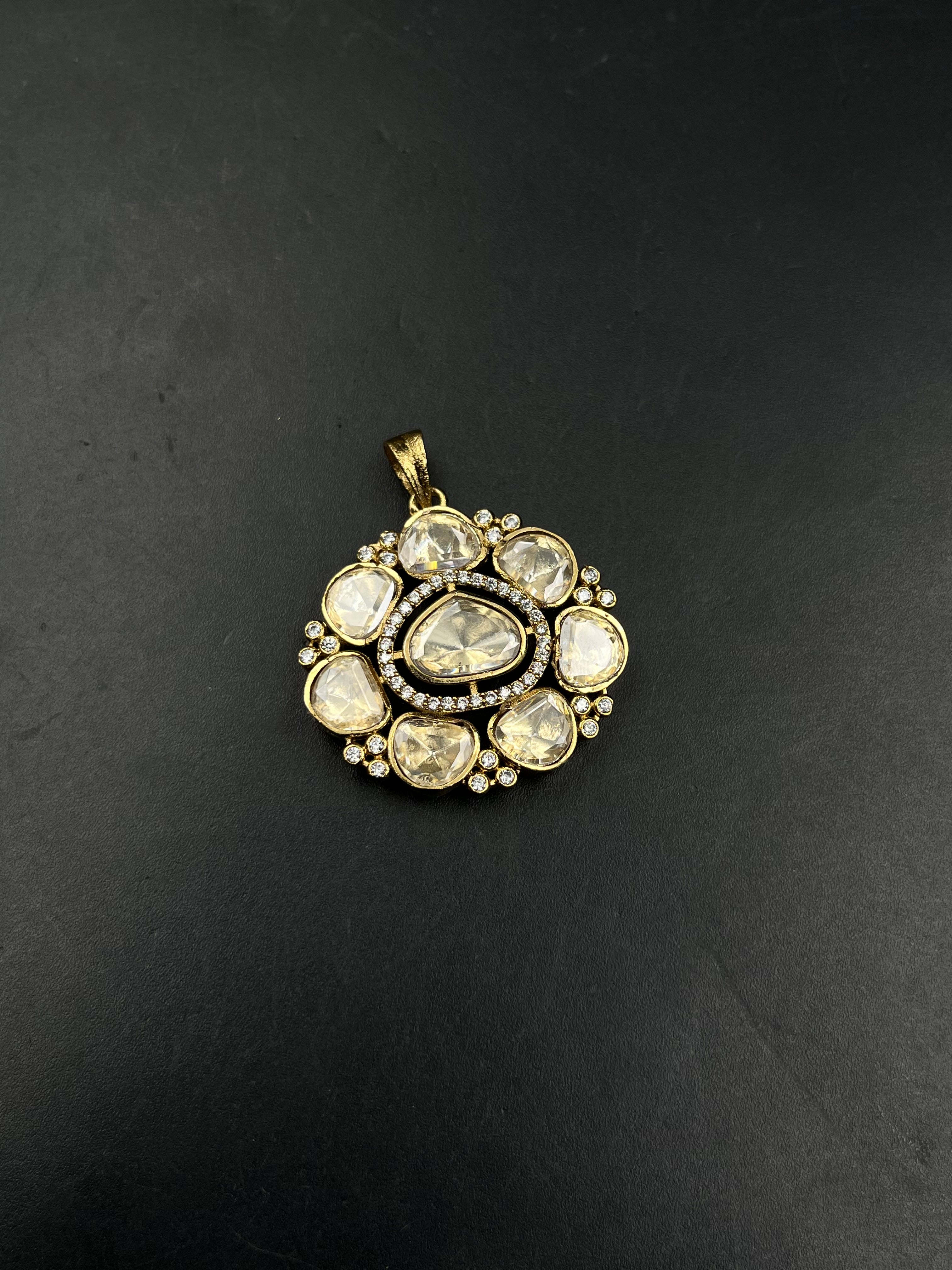 KESHU PENDANT